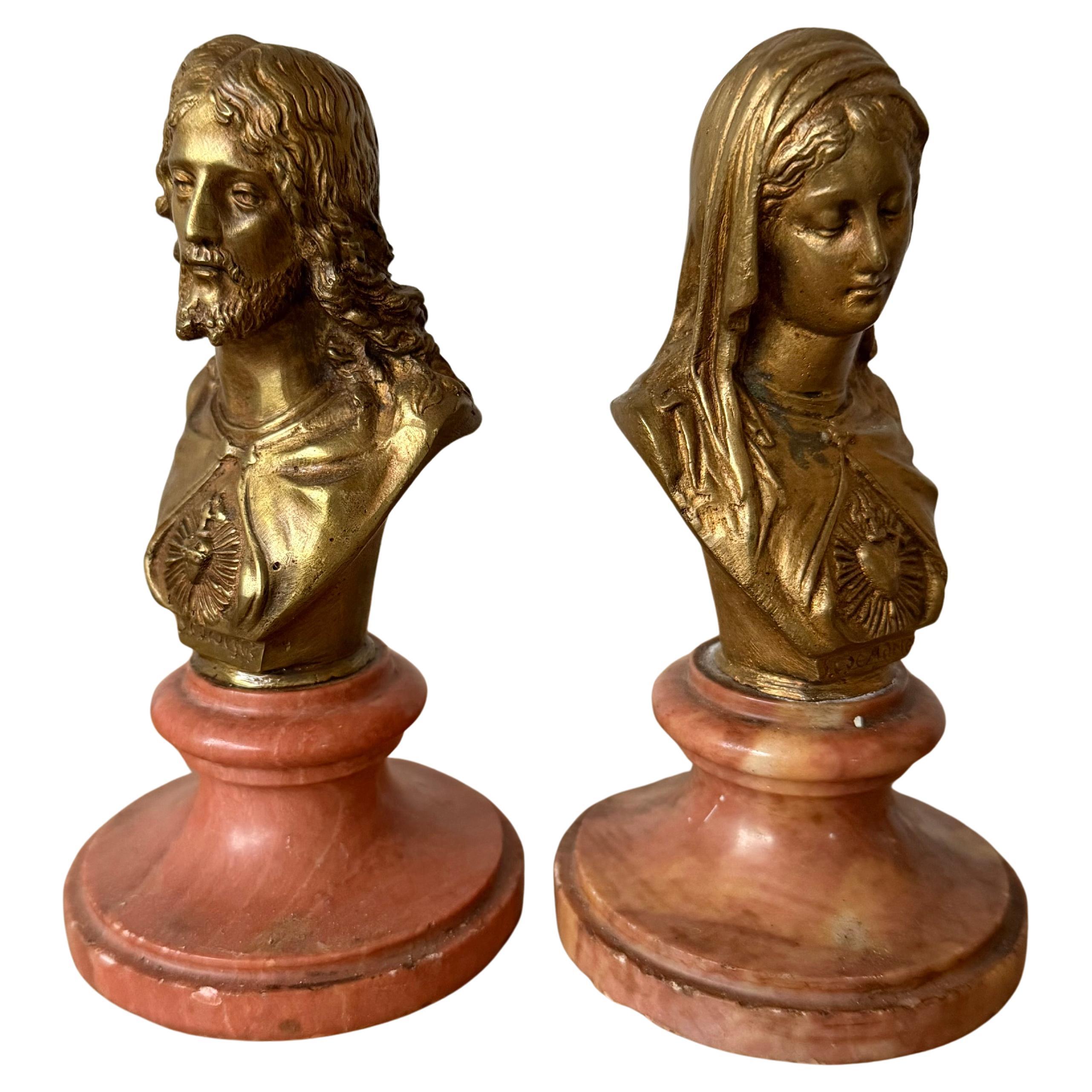Bellissima coppia di busti del Sacro Cuore di Gesù e Maria in marmo e bronzo antico