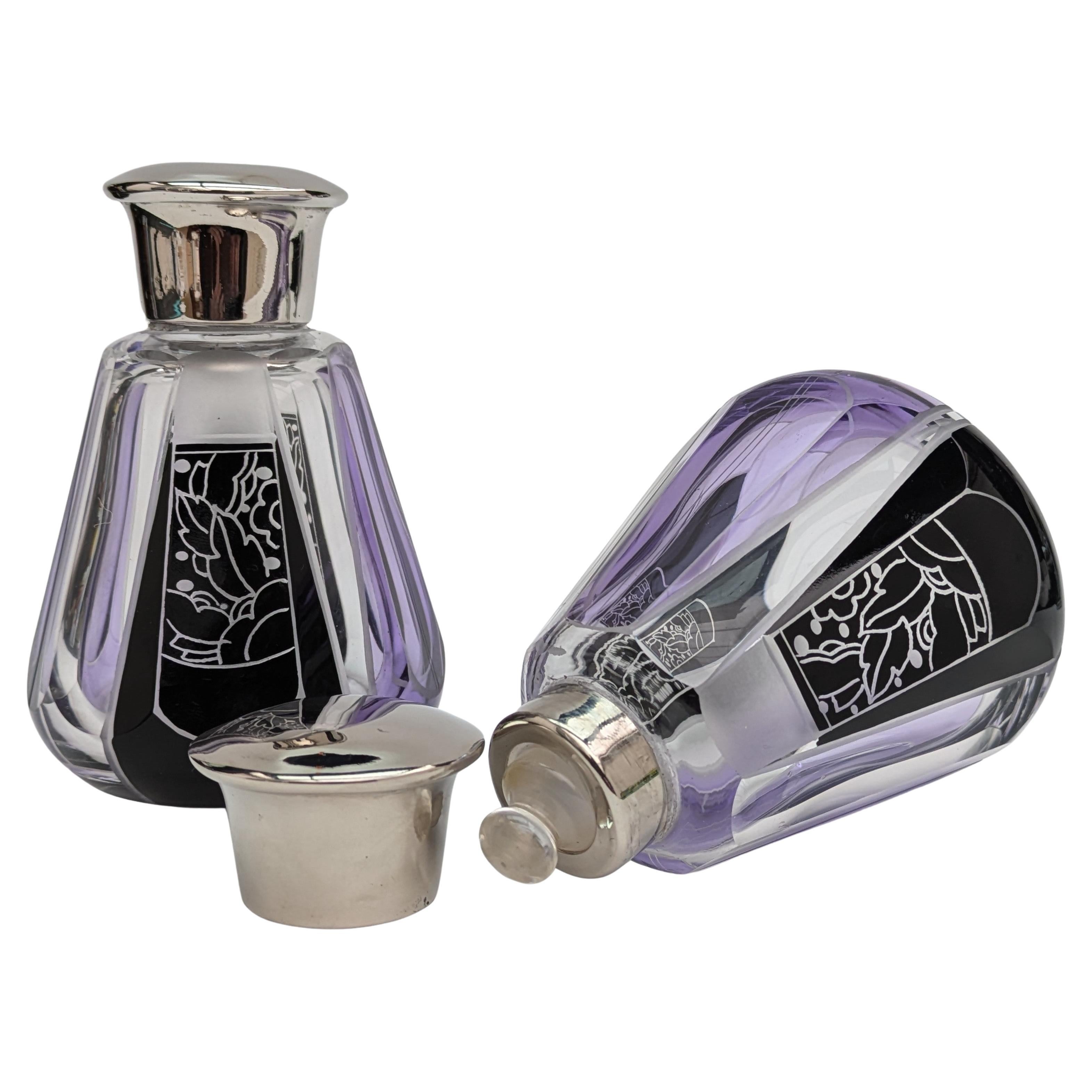 Realizzato con acquaforte Bellissima coppia di bottiglie di profumo Art Déco di Karl Palda in vendita
