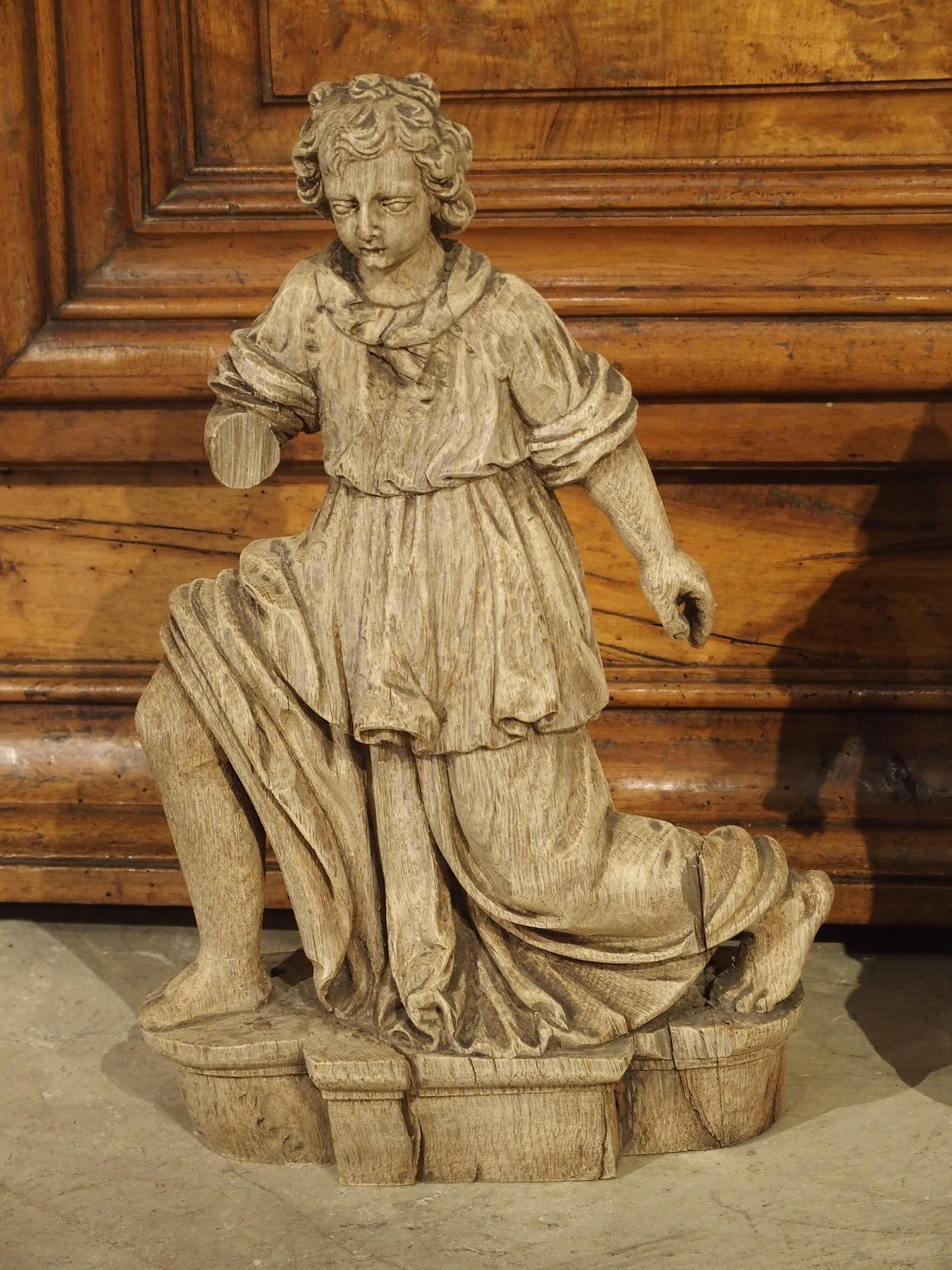 Beautiful Pair of Baroque Angels from France in Carved Oak For Sale 11