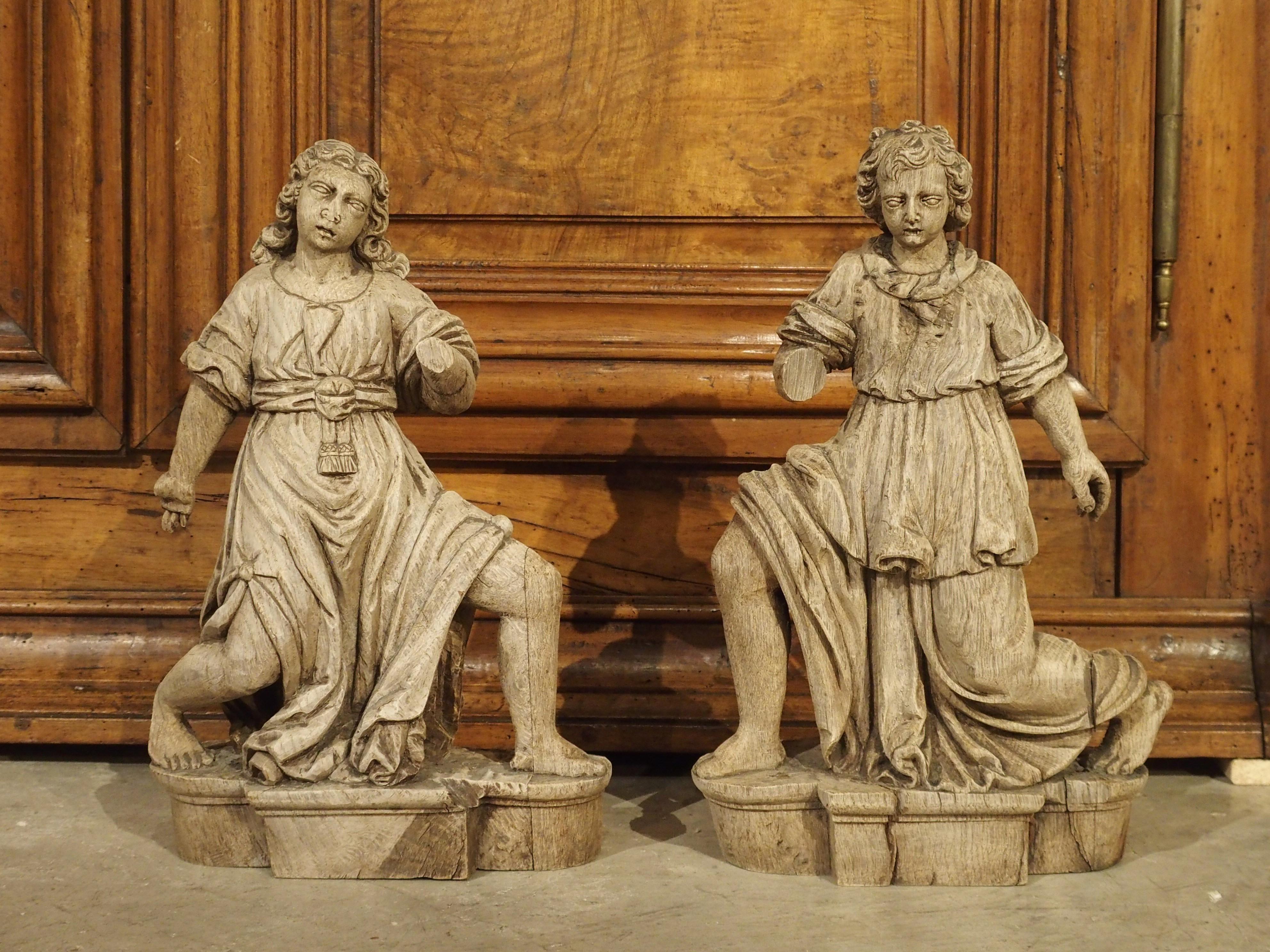 Beautiful Pair of Baroque Angels from France in Carved Oak For Sale 13