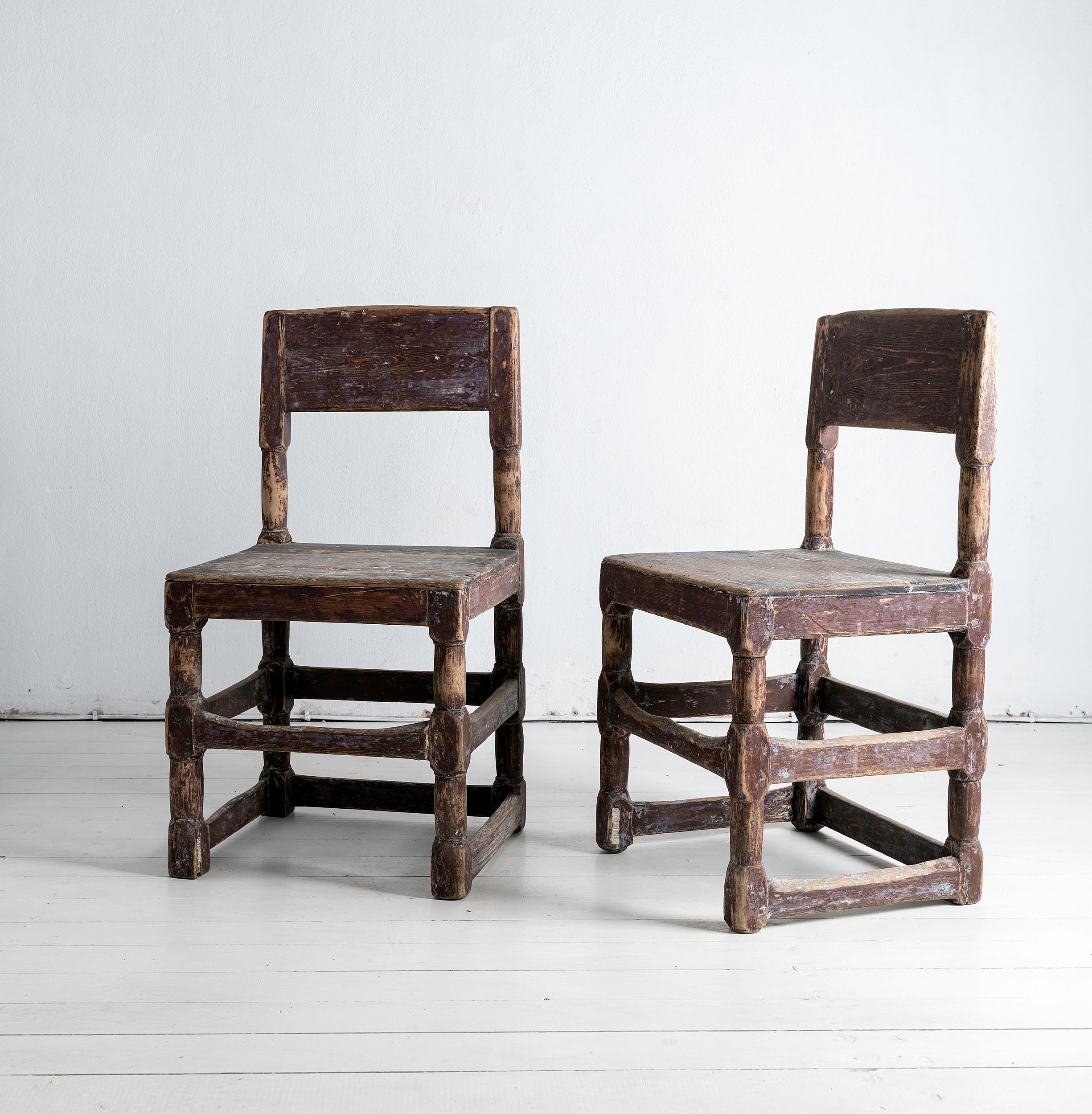 Hand-Painted Beautiful Pair of Baroque Minimalist Swedish Chairs in Original Paint