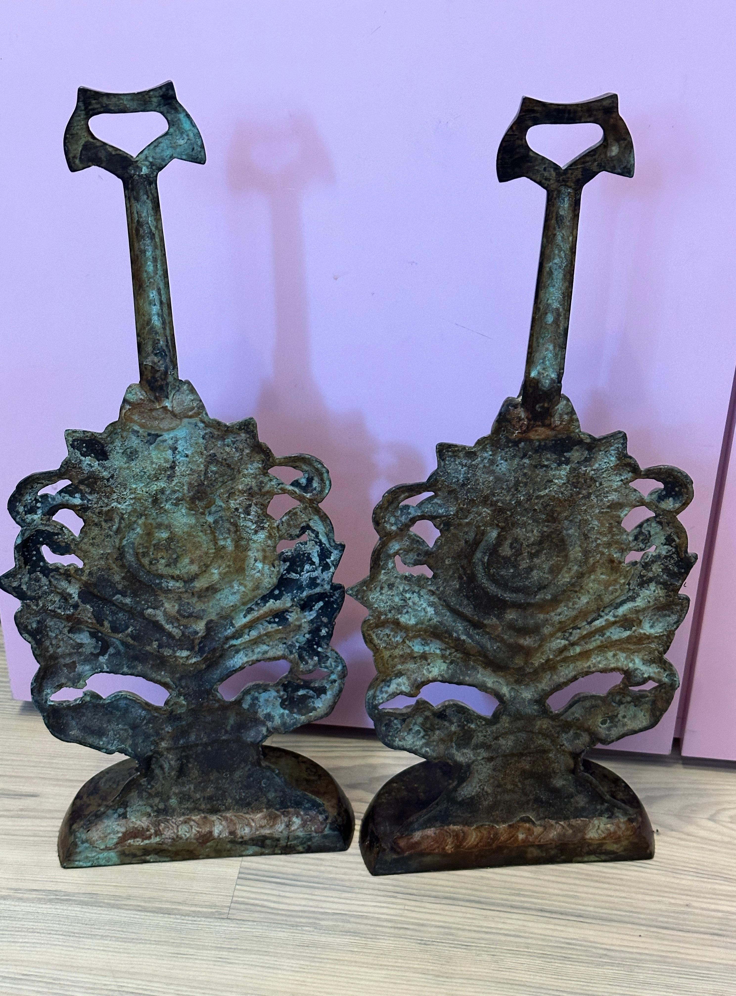 Magnifique paire de butoirs de porte en fonte, objet décoratif, 20ème siècle en vente 6
