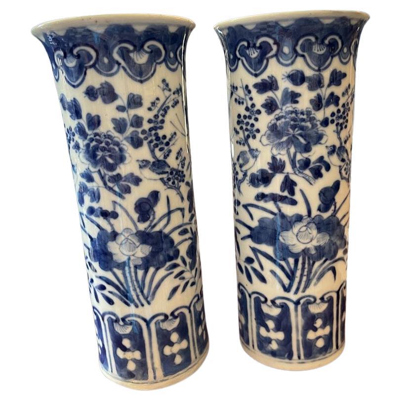 Beautiful Pair of Chinese Blue and White Porcelain Cylindrical Vases