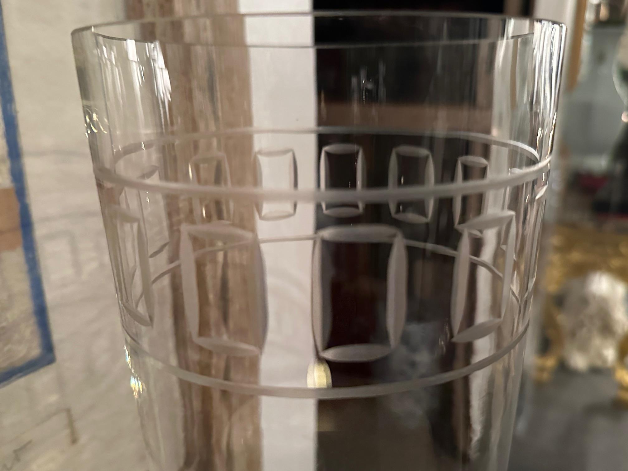 Schönes Paar kontinentaler bemalter Zinn- Hurrikane mit geätztem Glas  (Metall) im Angebot