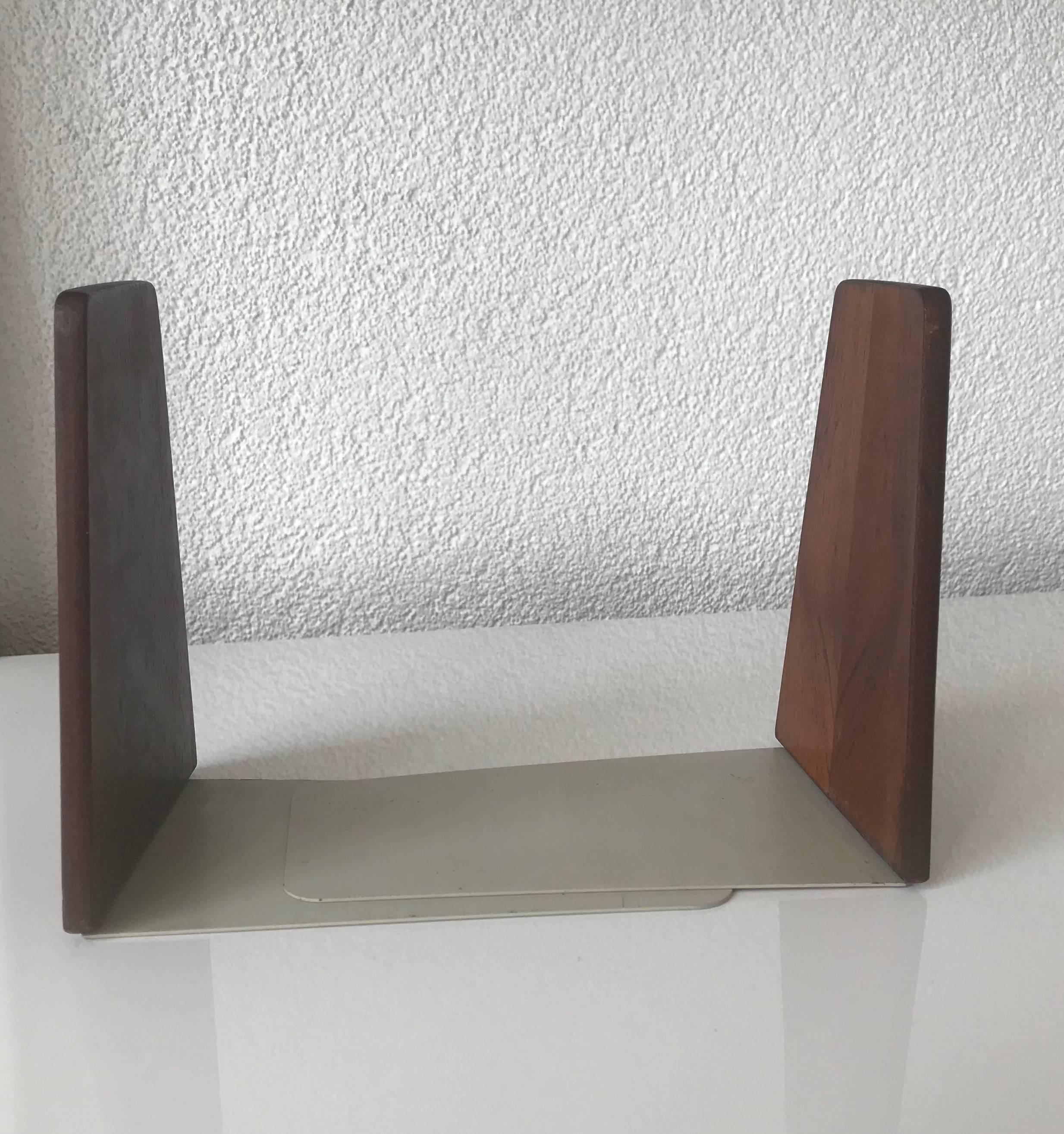 Hand-Crafted Beautiful Pair of Danish Design Mid-Century Modern Two-tone Wood, Metal Bookends