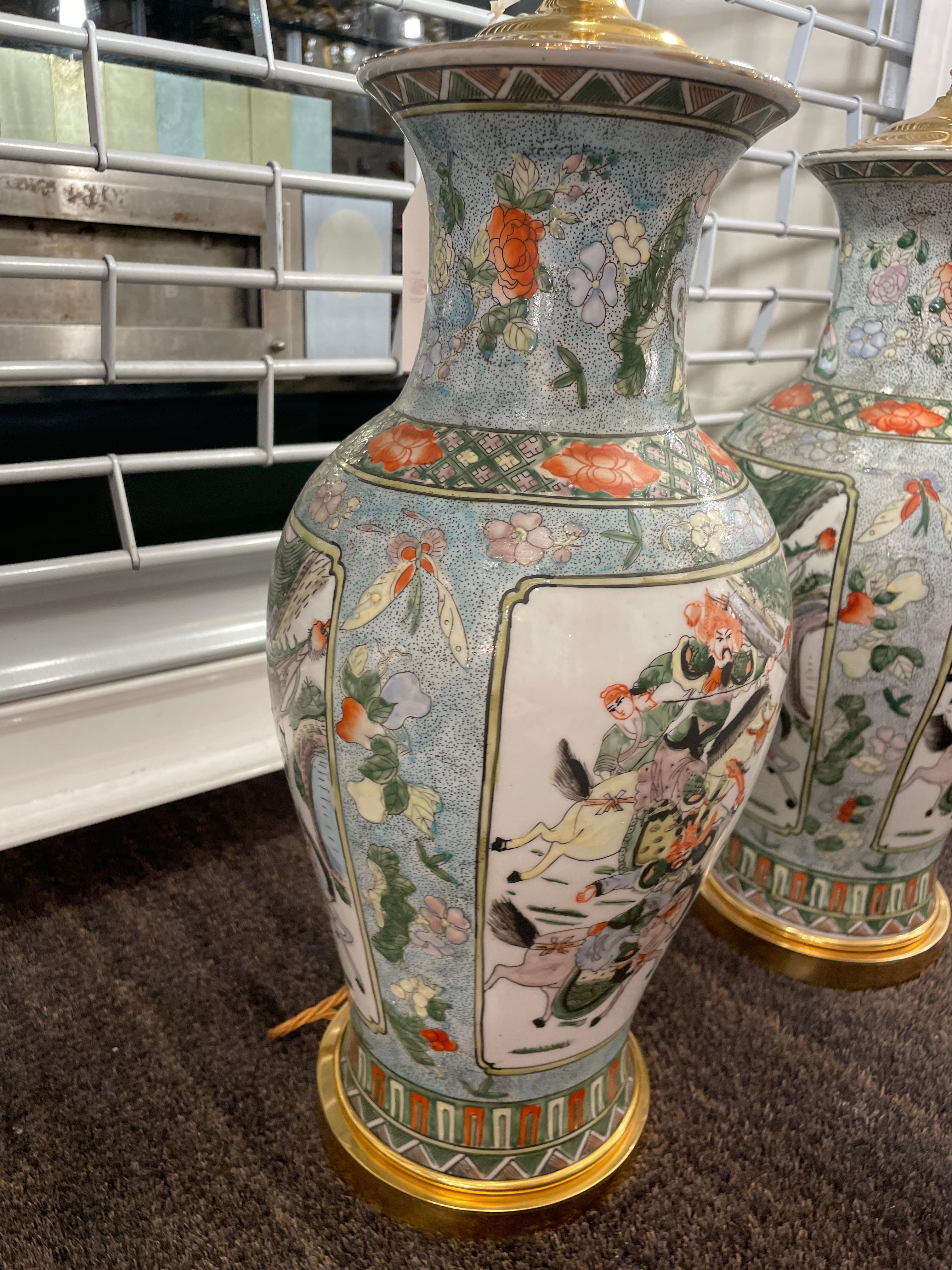 Beautiful Pair of Decorated Ceramic Vases in the Chinese Style For Sale 5