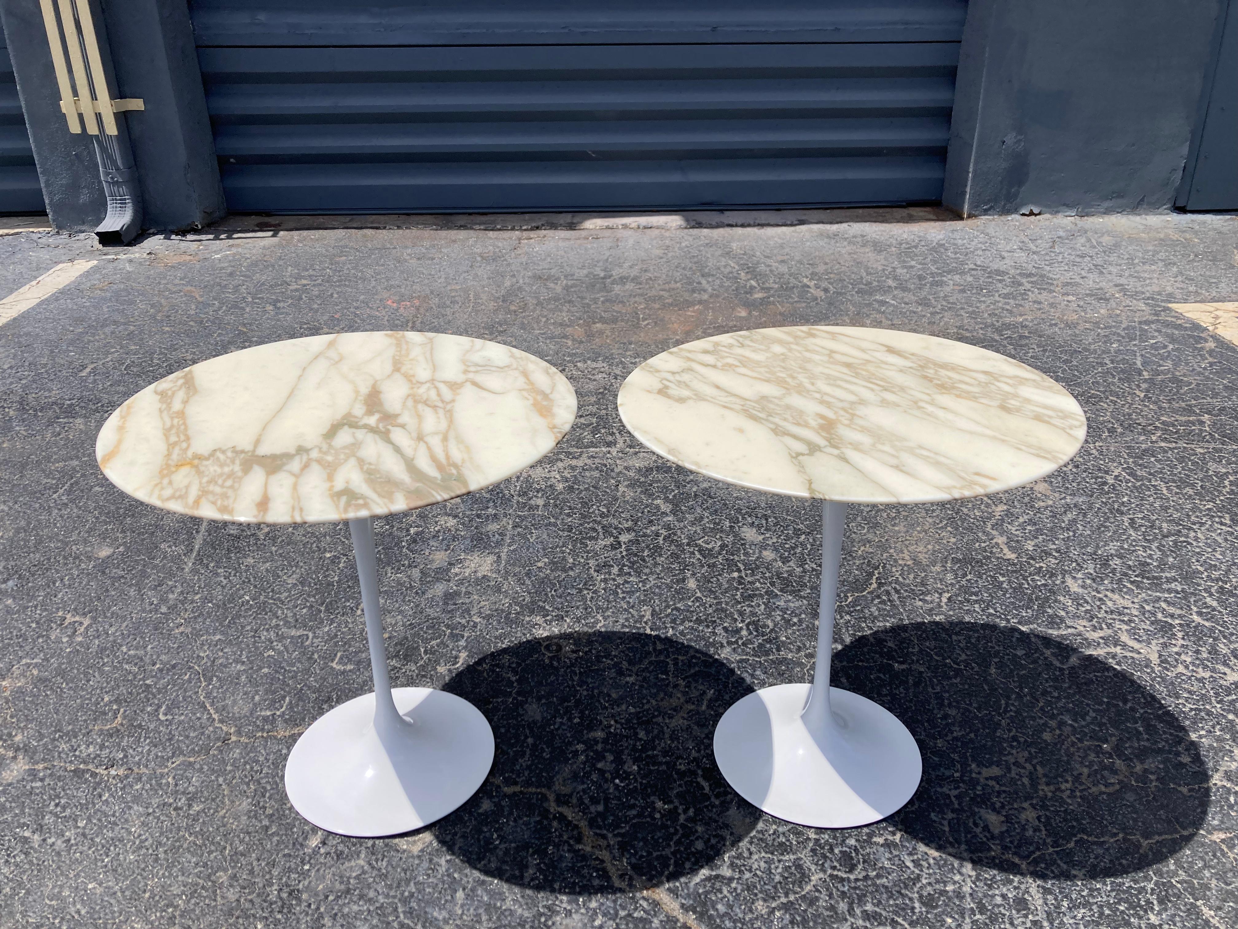 Beautiful Pair of Eero Saarinen Marble Side Tables for Knoll 4