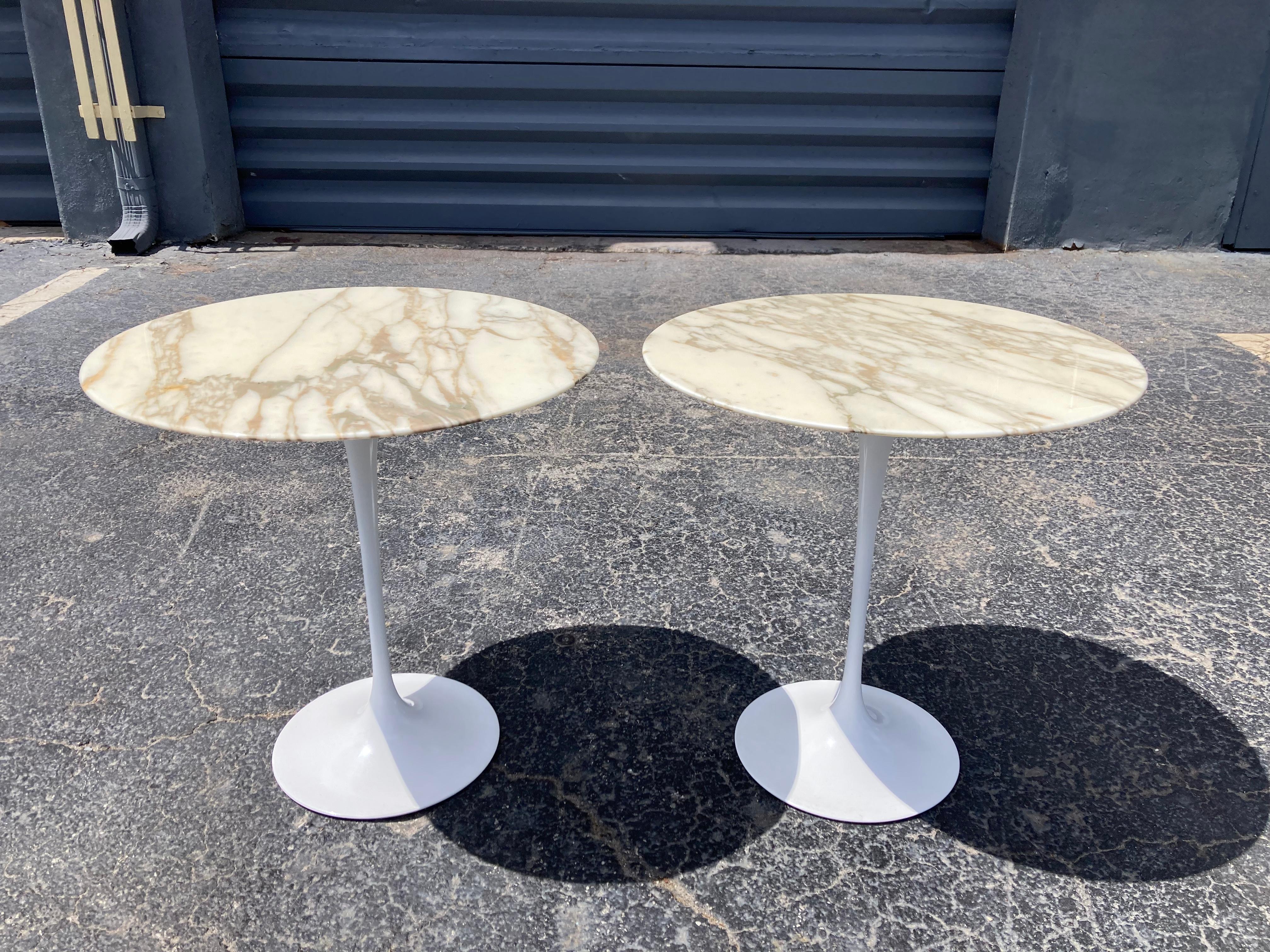 Beautiful Pair of Eero Saarinen Marble Side Tables for Knoll 6