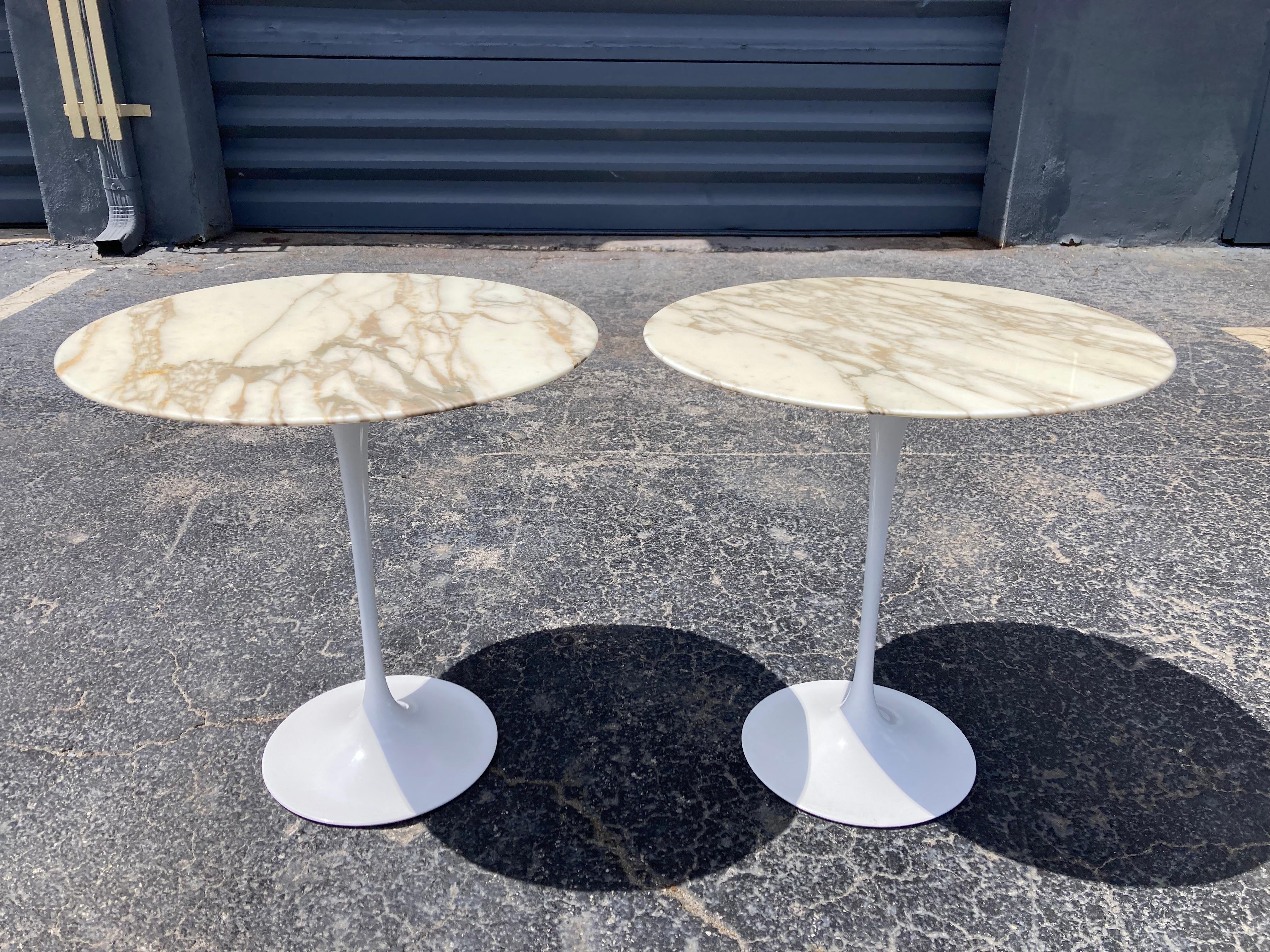 Beautiful Pair of Eero Saarinen Marble Side Tables for Knoll 8