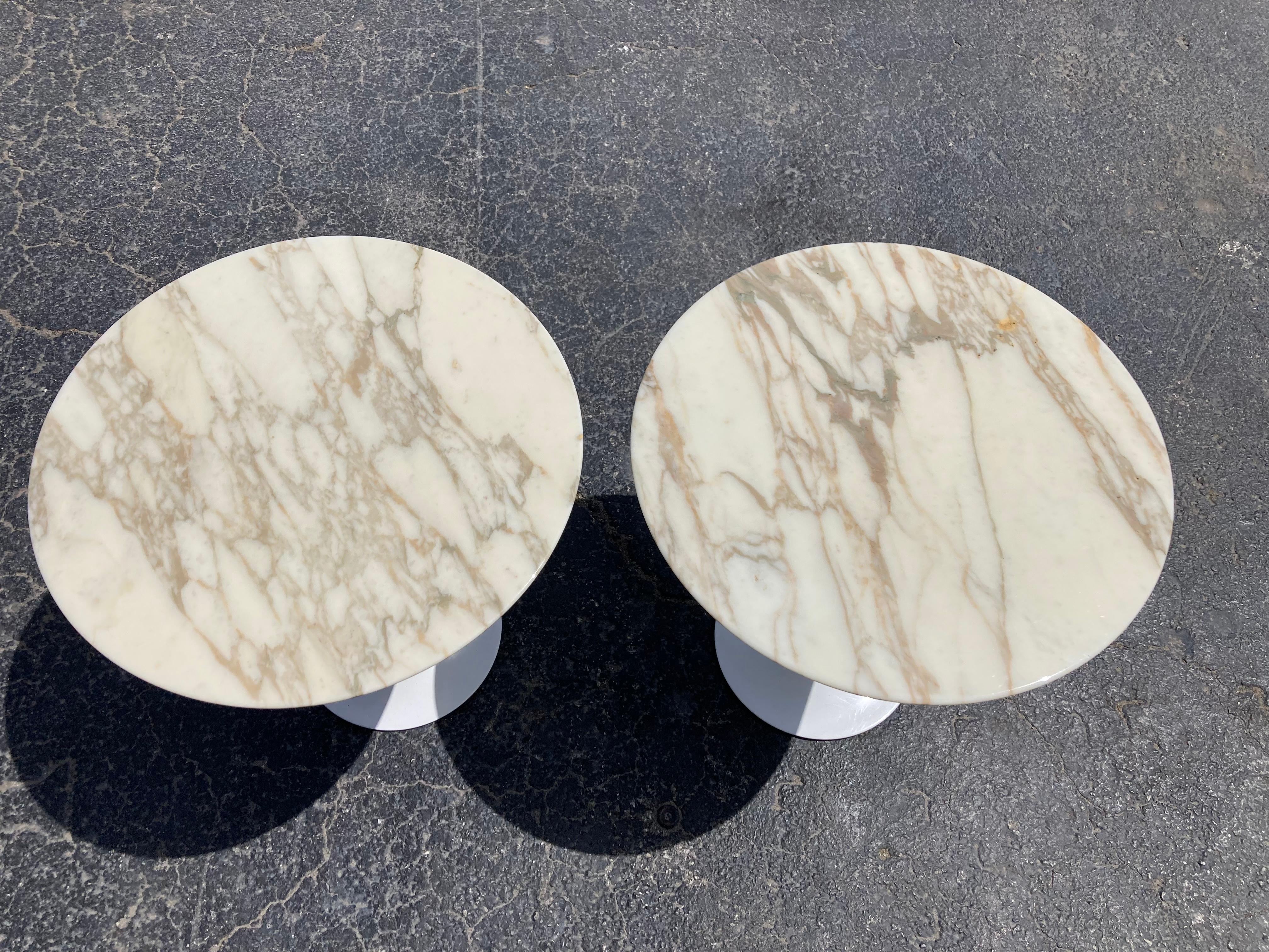 Modern Beautiful Pair of Eero Saarinen Marble Side Tables for Knoll