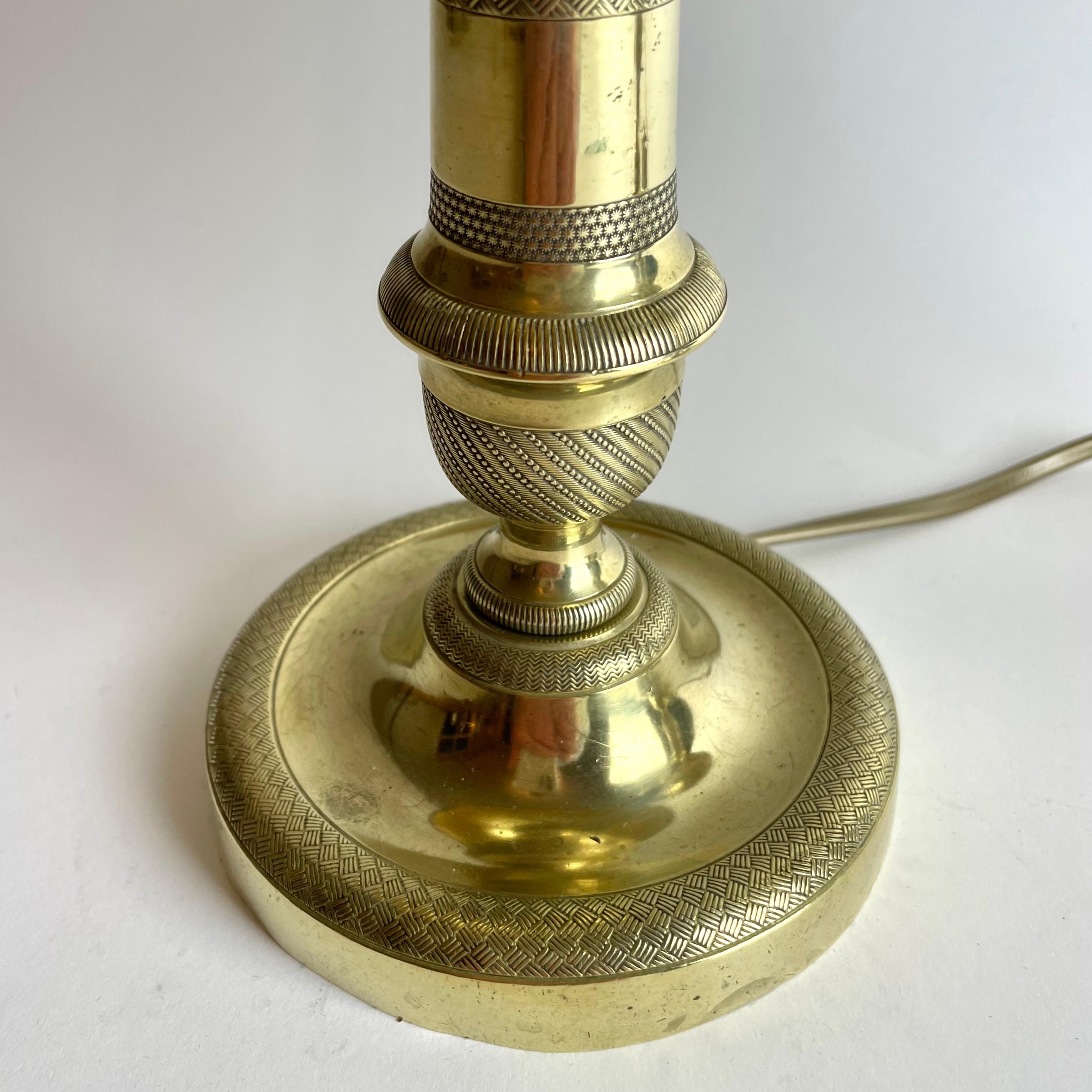 Hermoso par de Lámparas de Mesa Imperio, originalmente candelabros de la década de 1820 en venta 5