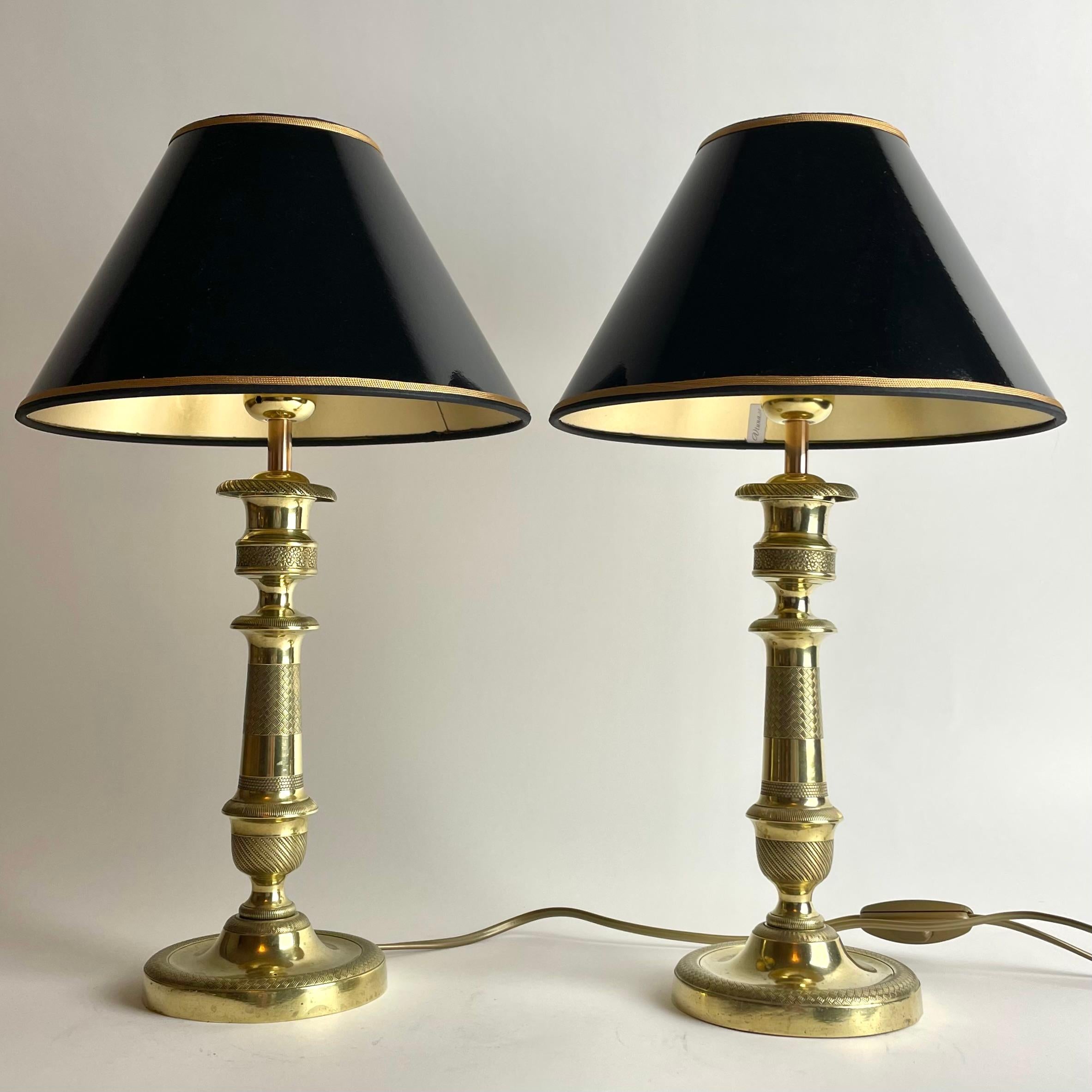 Hermoso par de Lámparas de Mesa Imperio, originalmente candelabros de la década de 1820 Francés en venta