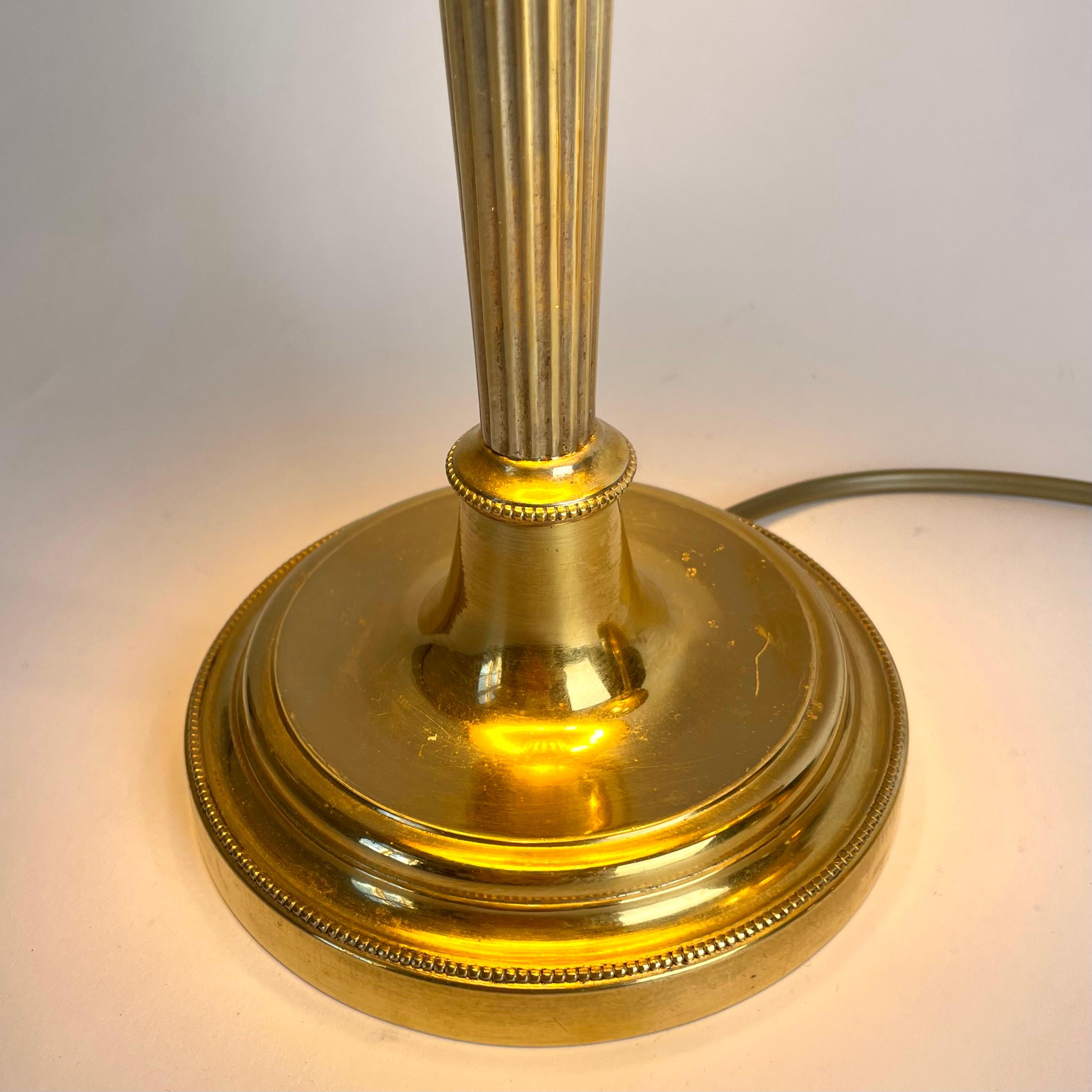 Magnifique paire de lampes de table Empire, chandeliers d'origine des années 1820 Bon état - En vente à Knivsta, SE