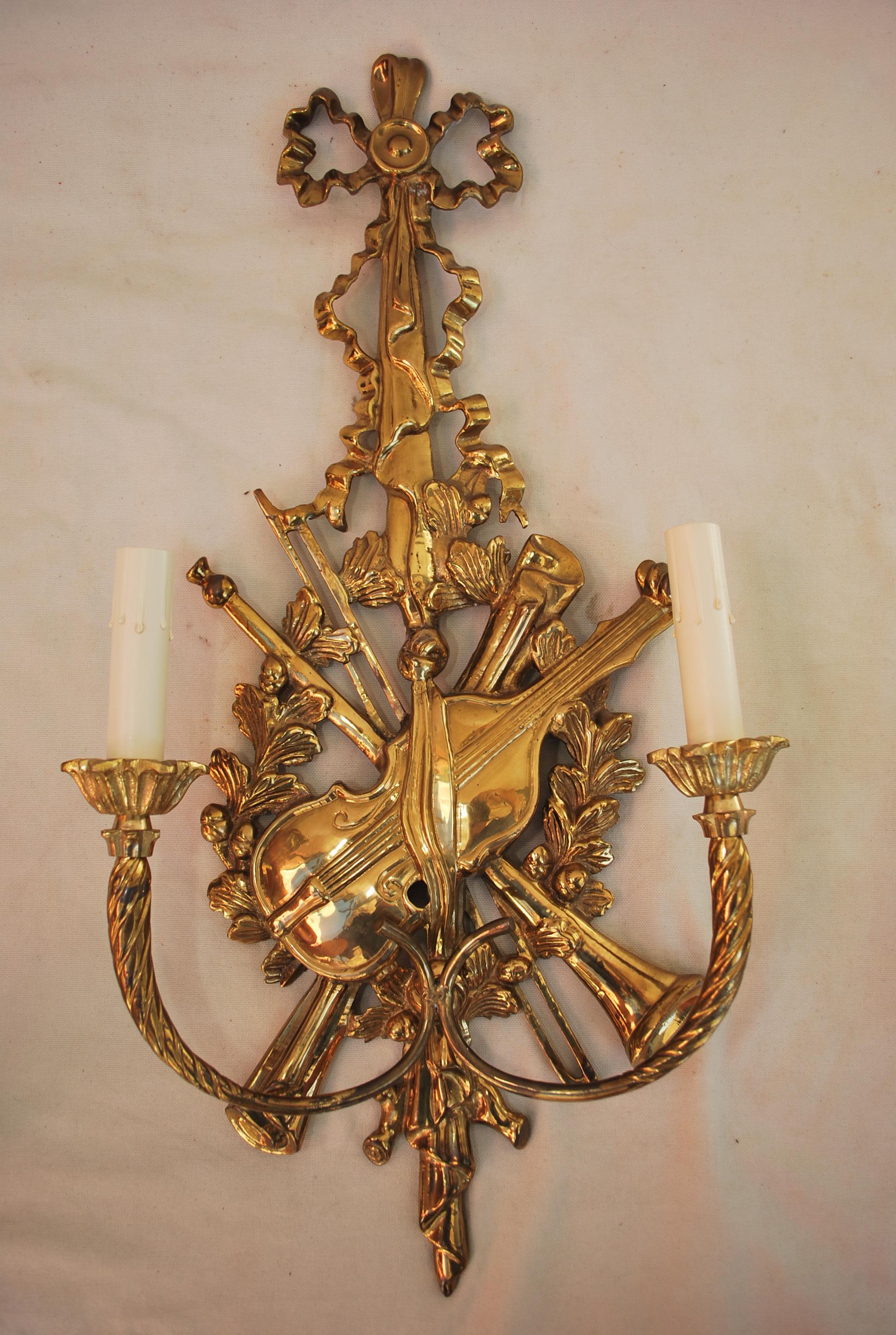 Beautiful Pair of French brass sconces For Sale 5