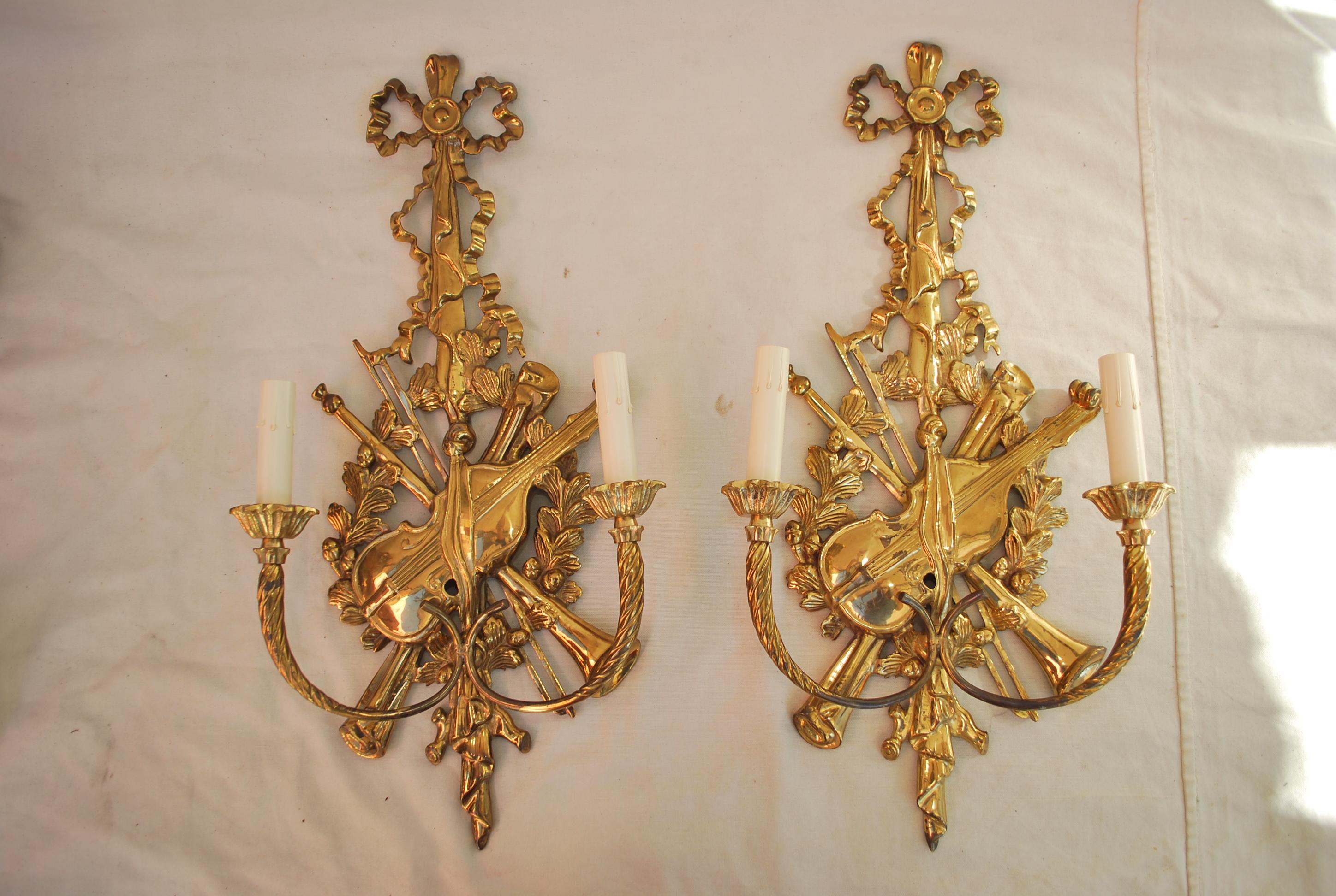 Beautiful Pair of French brass sconces For Sale 6