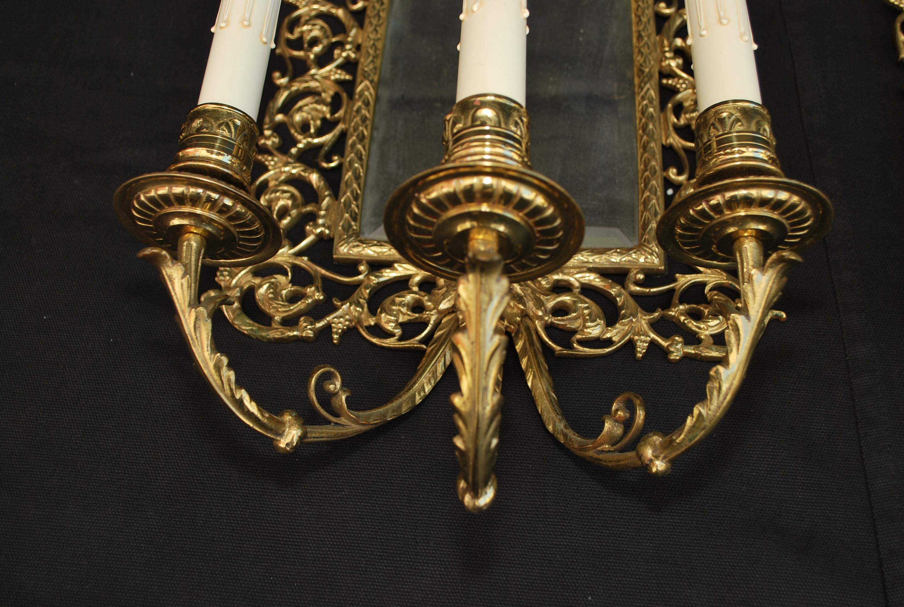 Beautiful  Pair of French late 19 TH Century bonze sconces For Sale 1