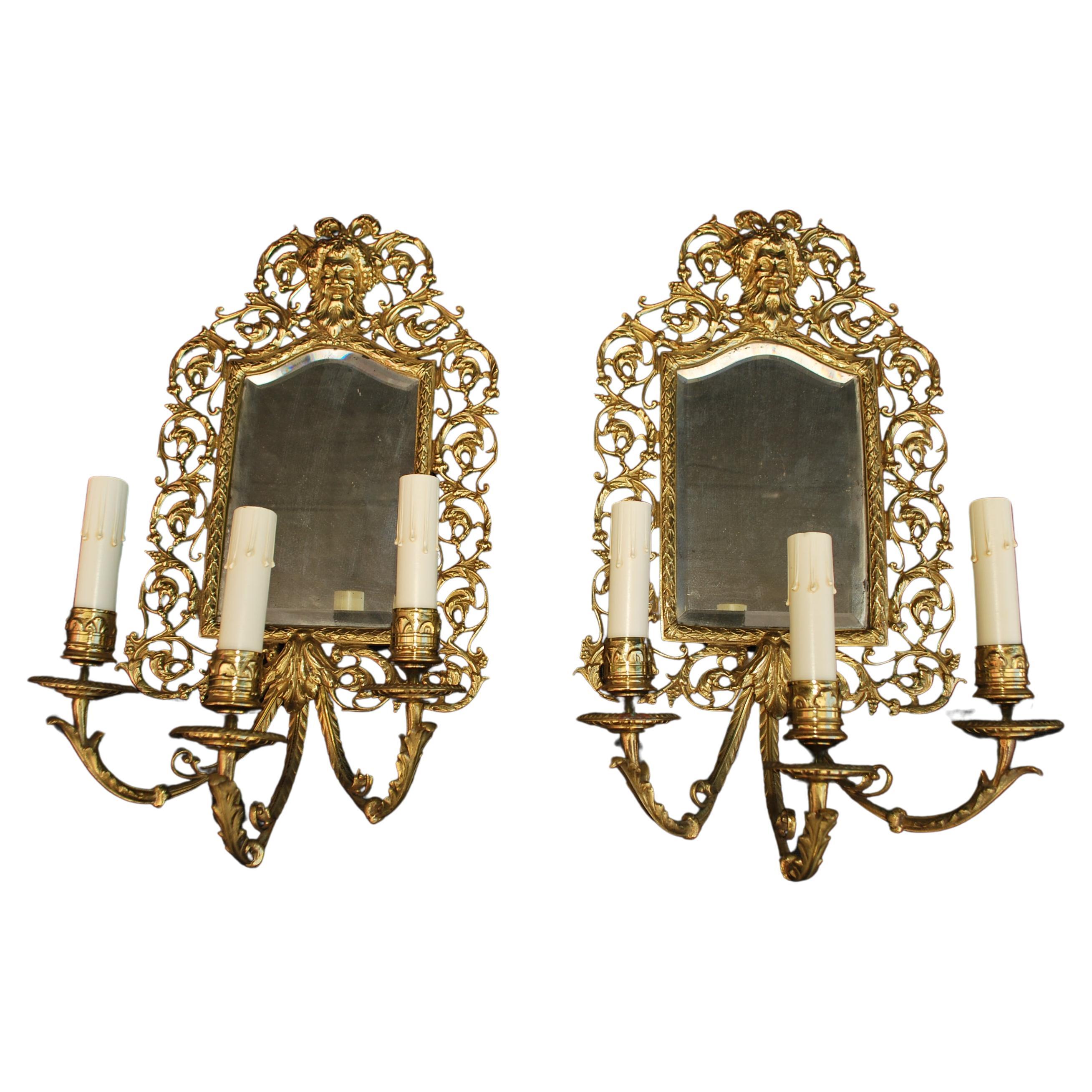 Beautiful  Pair of French late 19 TH Century bonze sconces For Sale