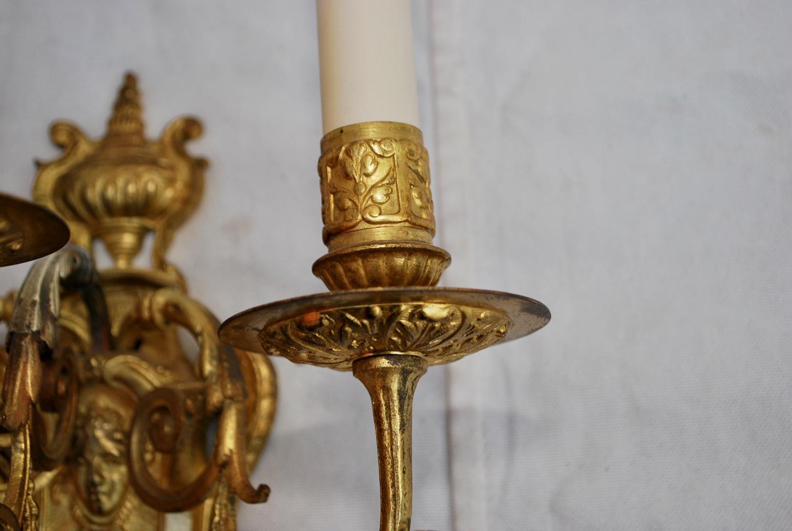 Beautiful Pair of French Late 19th Century Bronze Sconces For Sale 1