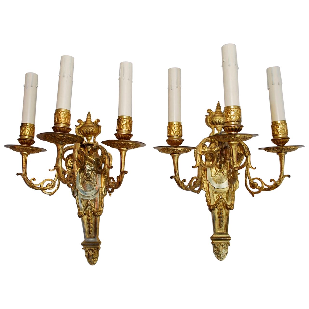 Beautiful Pair of French Late 19th Century Bronze Sconces For Sale