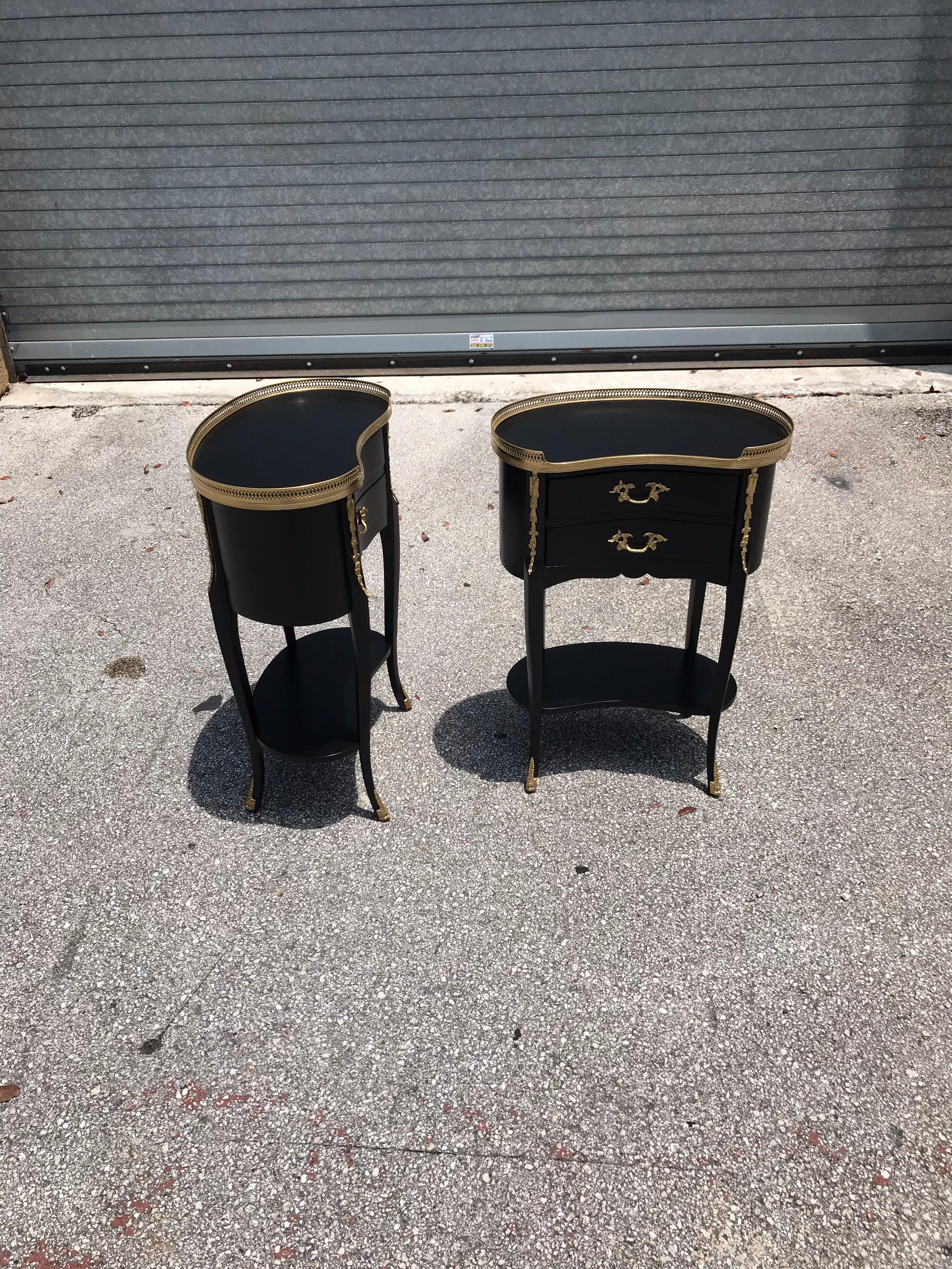  Pair of French Louis XV Side Tables or Accent Table, 1920s For Sale 10