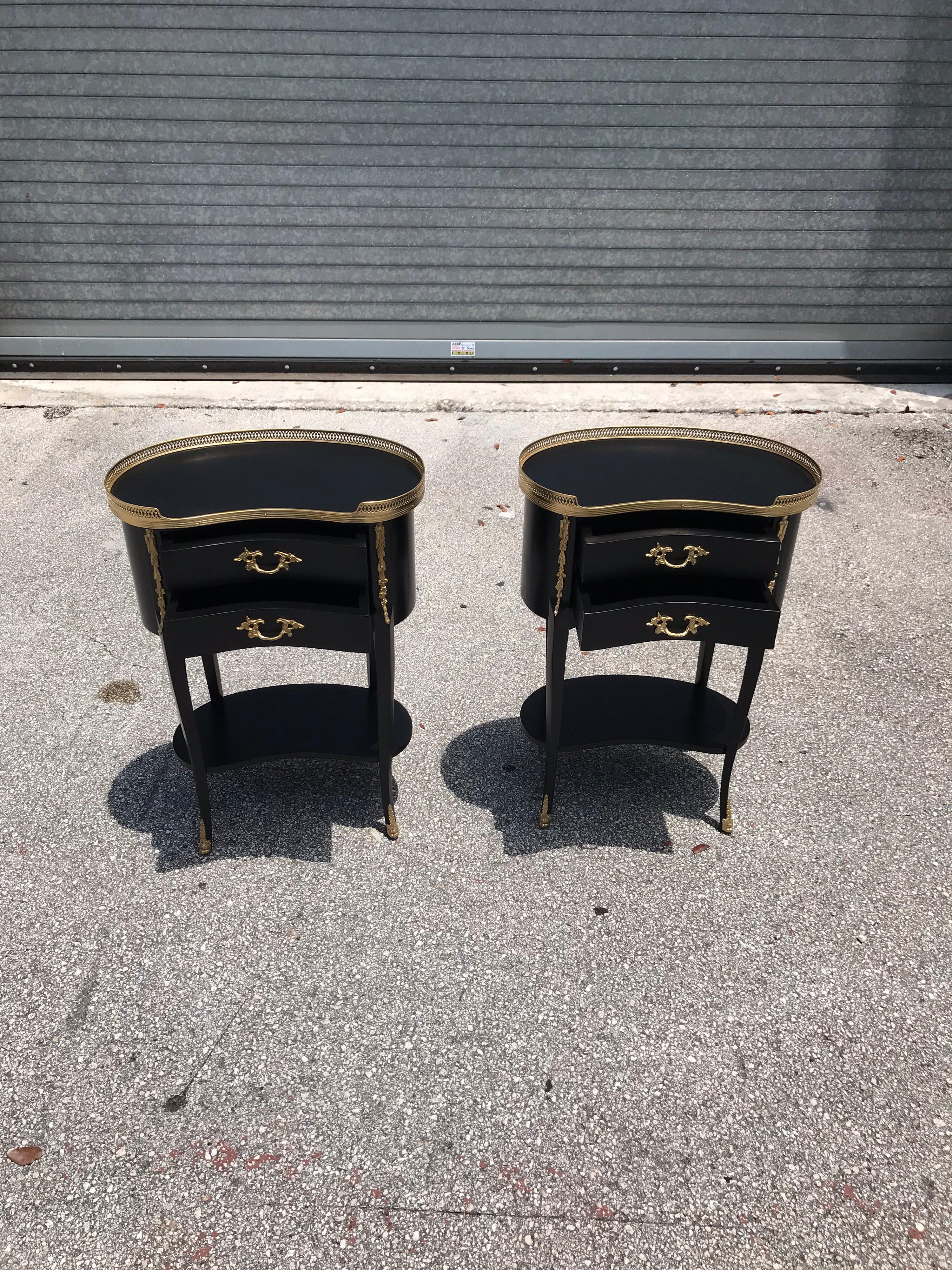  Pair of French Louis XV Side Tables or Accent Table, 1920s For Sale 14