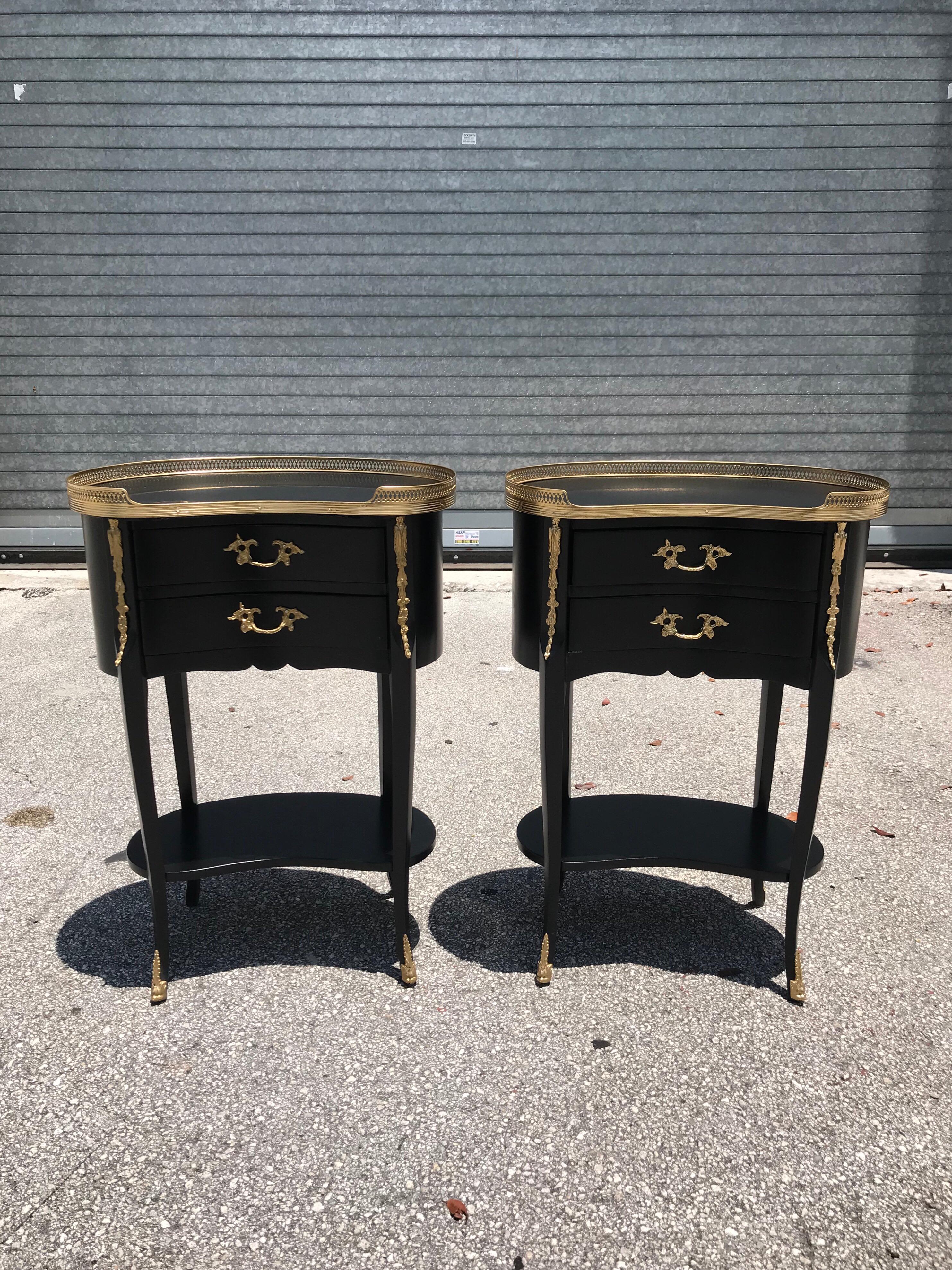  Pair of French Louis XV Side Tables or Accent Table, 1920s For Sale 4