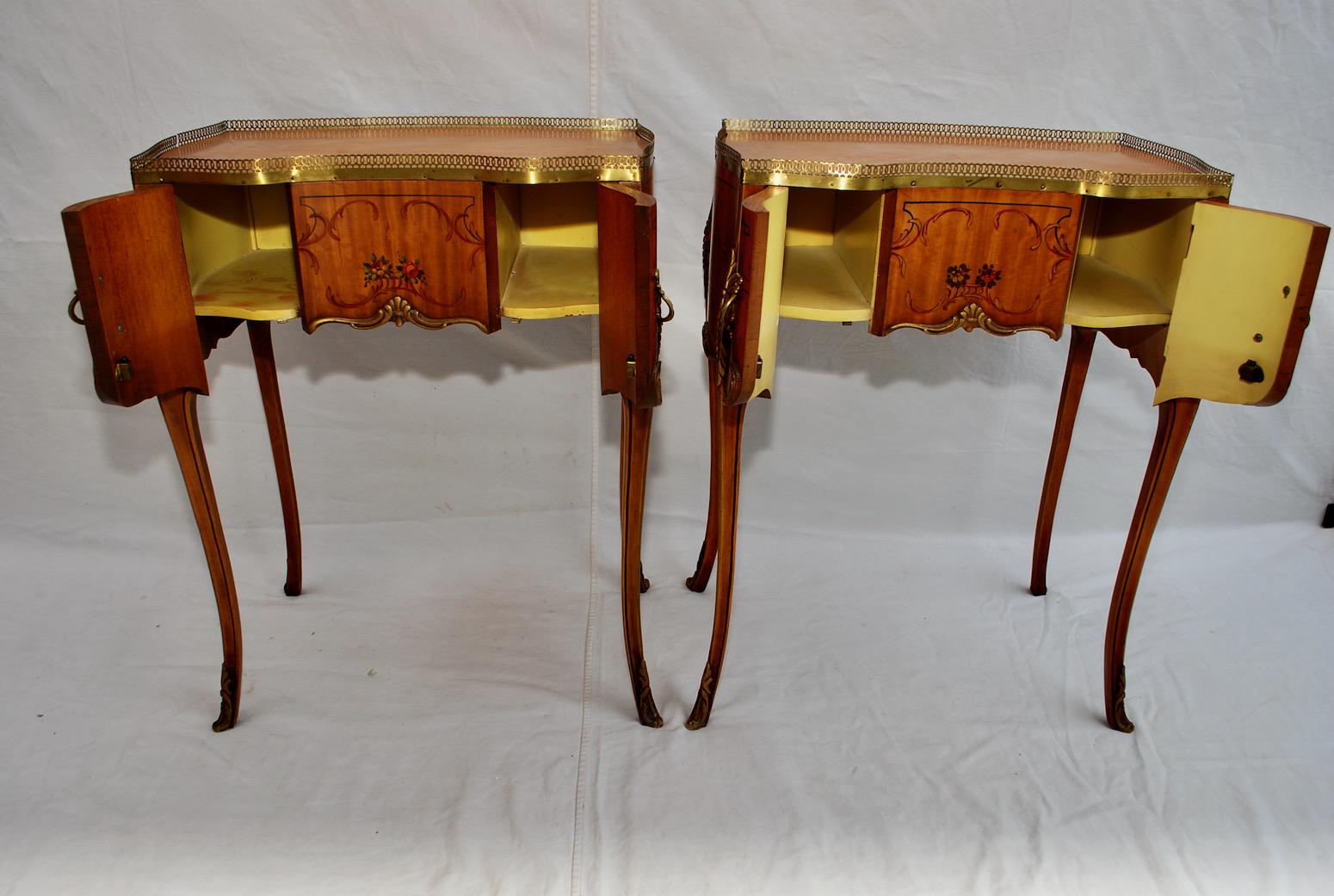 Mid-20th Century Beautiful Pair of French Nightstand/End Tables with Inlaid For Sale