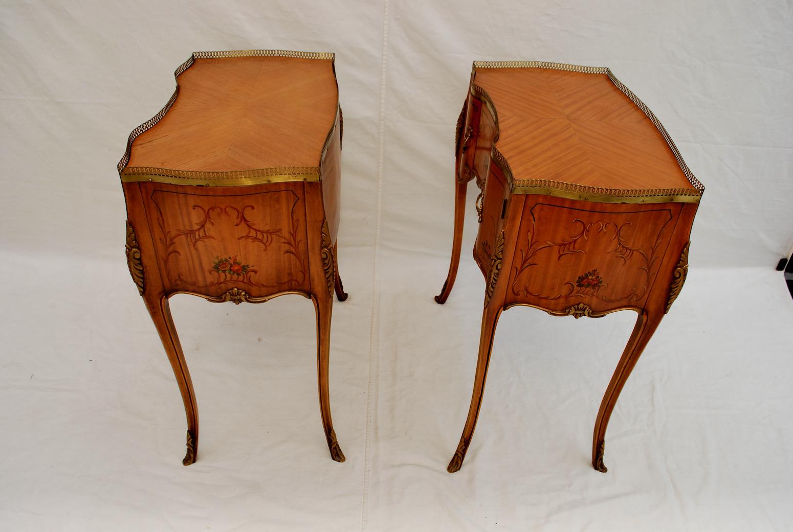 Wood Beautiful Pair of French Nightstand/End Tables with Inlaid For Sale