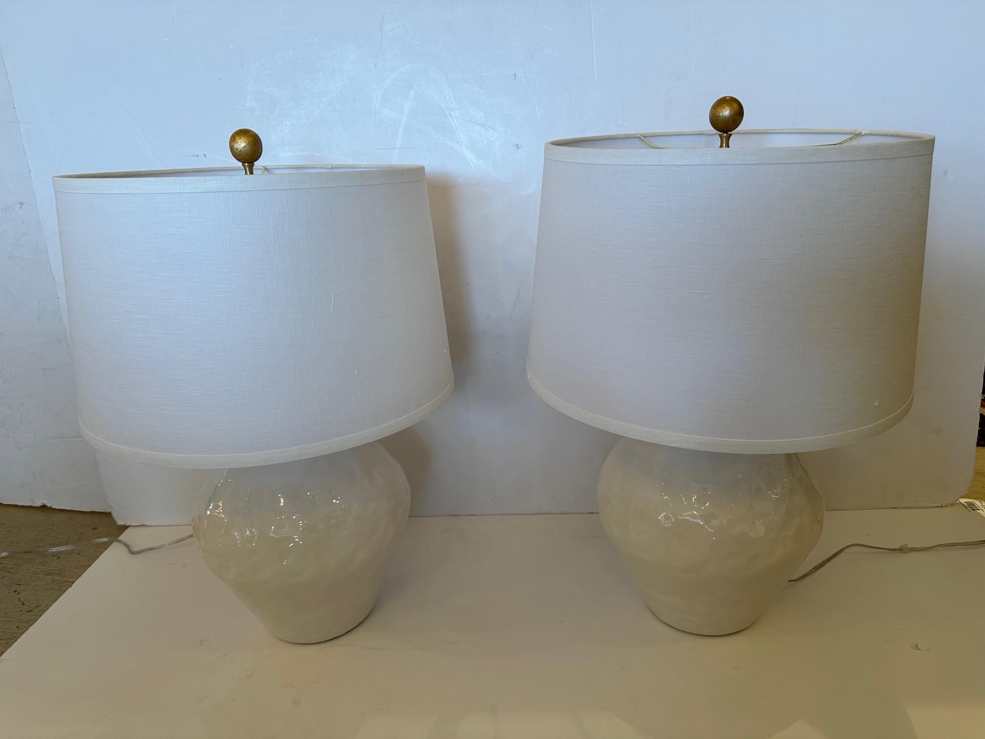 American Beautiful Pair of Glazed Ceramic Cream Contemporary & Chunky Table Lamps For Sale