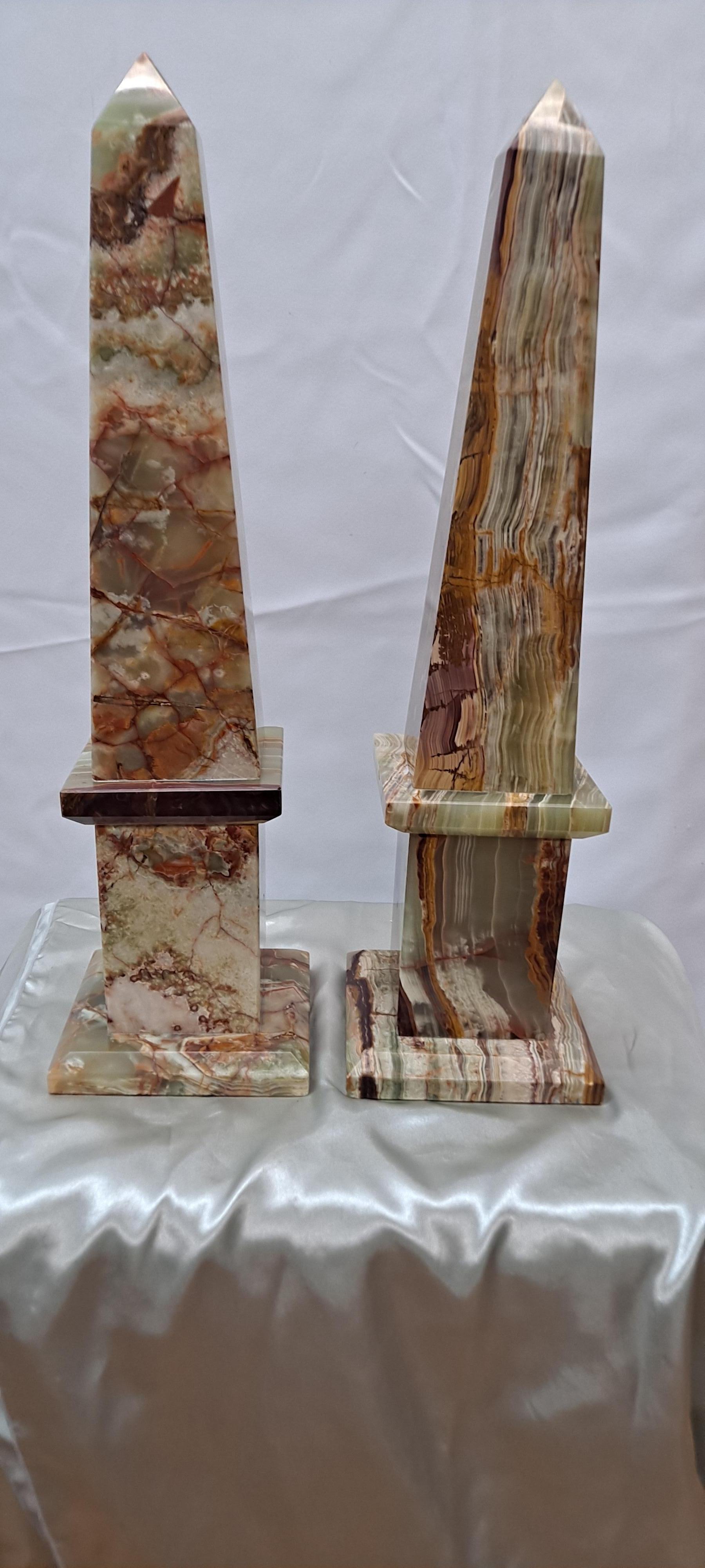 18th Century and Earlier Beautiful Pair of Grand-Tour Style Polished Onyx Obelisks For Sale