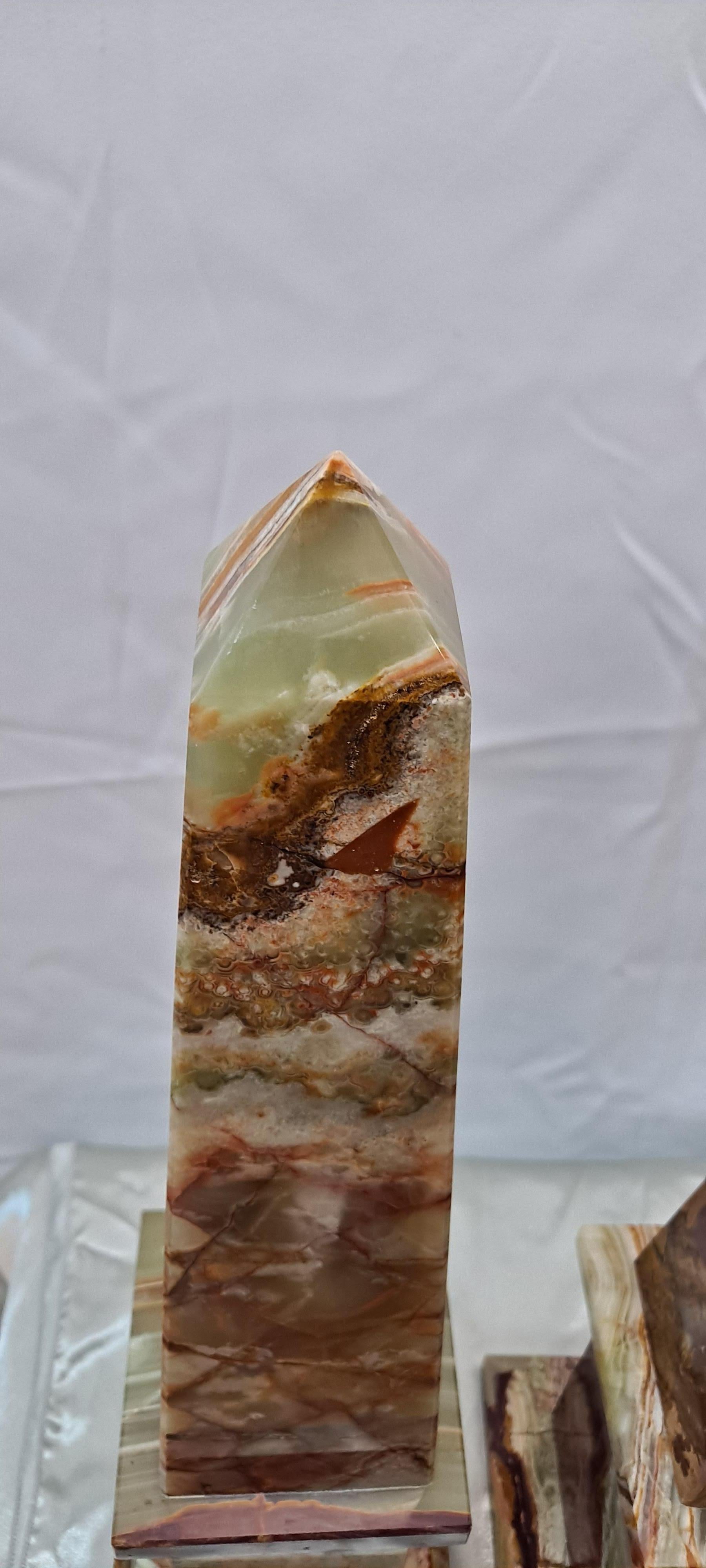 Beautiful Pair of Grand-Tour Style Polished Onyx Obelisks For Sale 1