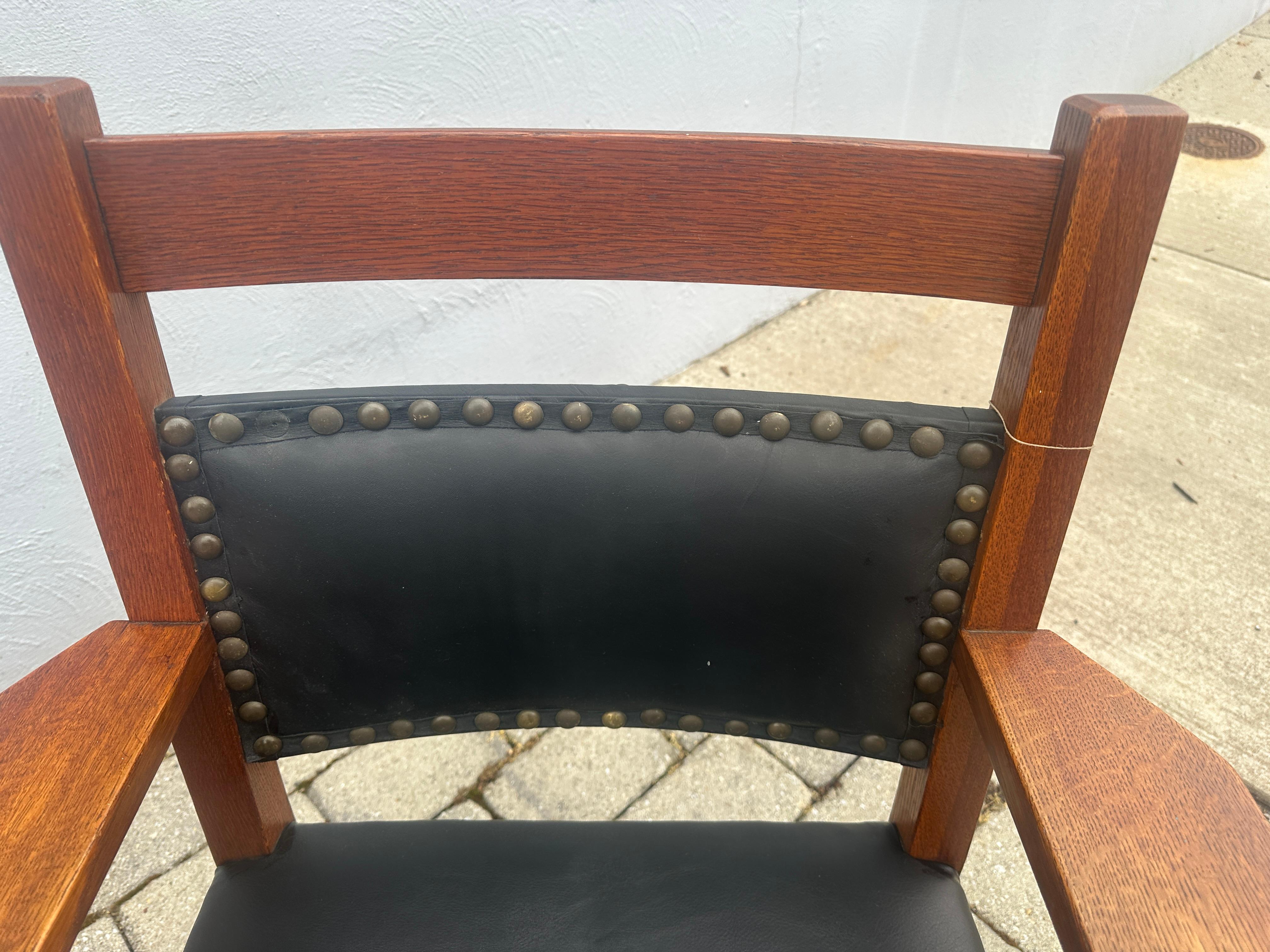 Bellissima COPPIA di  Poltrone da salotto Gustav Stickley del 1901 - W7450 in vendita 13