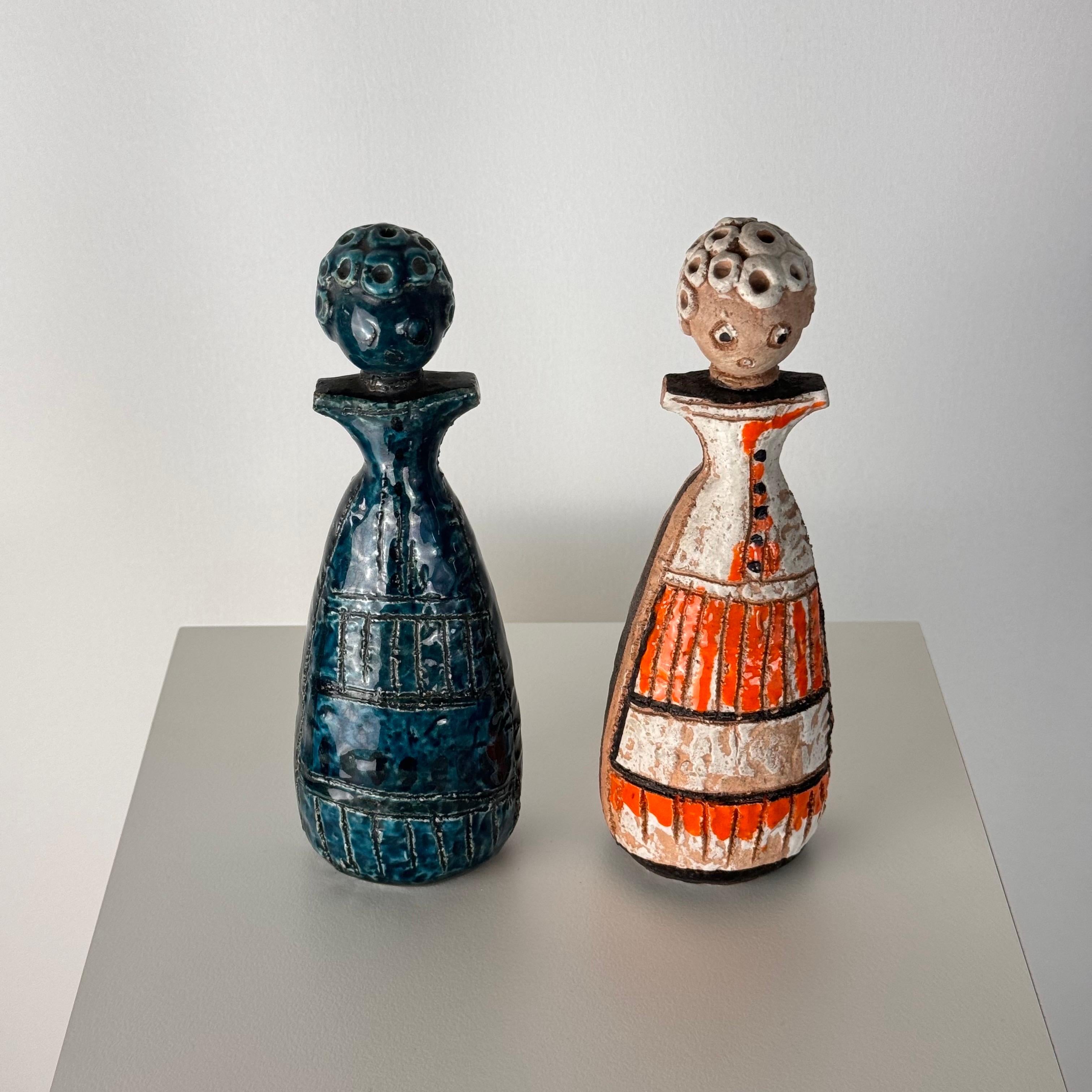Mid-Century moderno Bellissima coppia di statuette da donna realizzate a mano da Aldo Londi per Bitossi, anni '70 in vendita