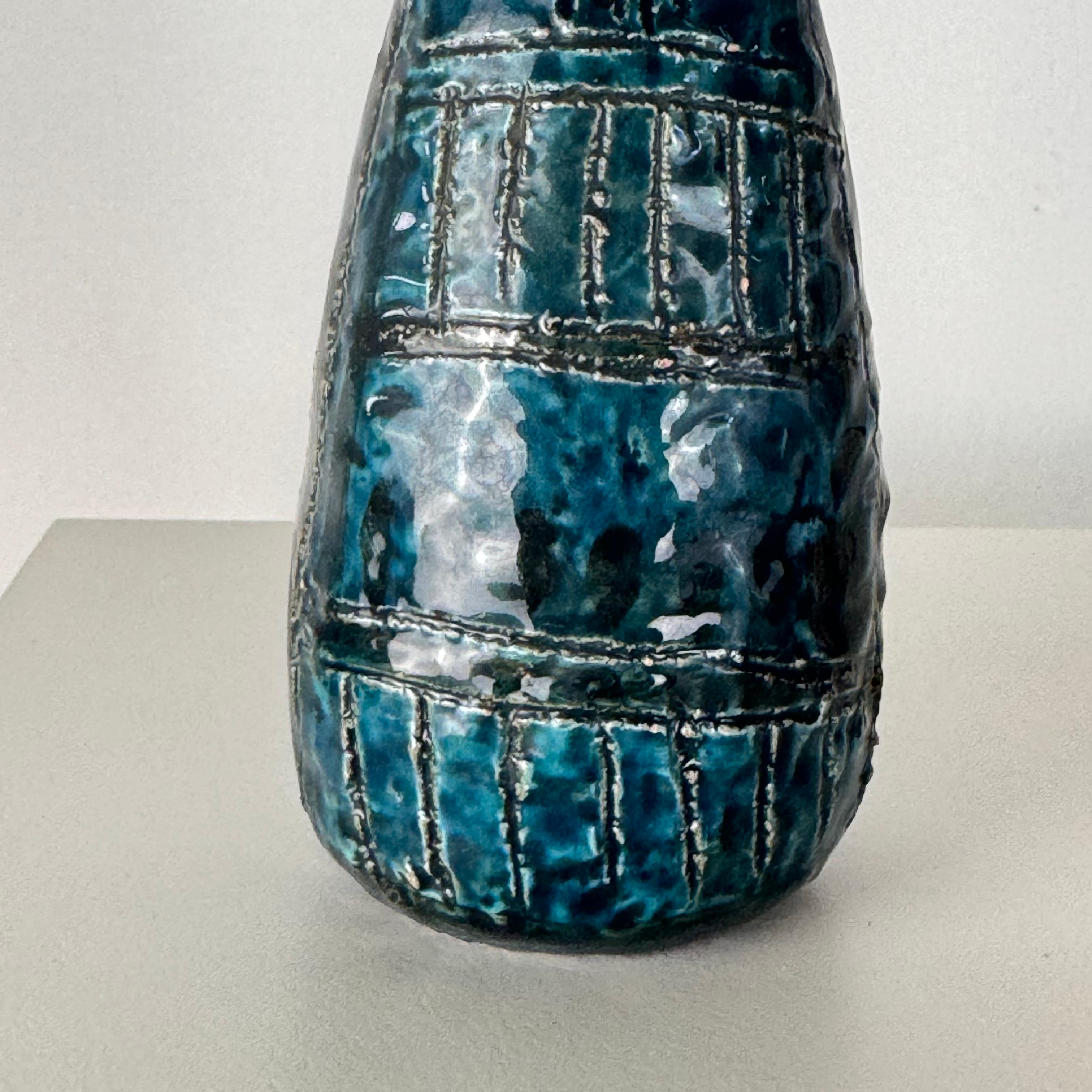 Bellissima coppia di statuette da donna realizzate a mano da Aldo Londi per Bitossi, anni '70 In condizioni buone in vendita a Bagnolo Mella, Brescia