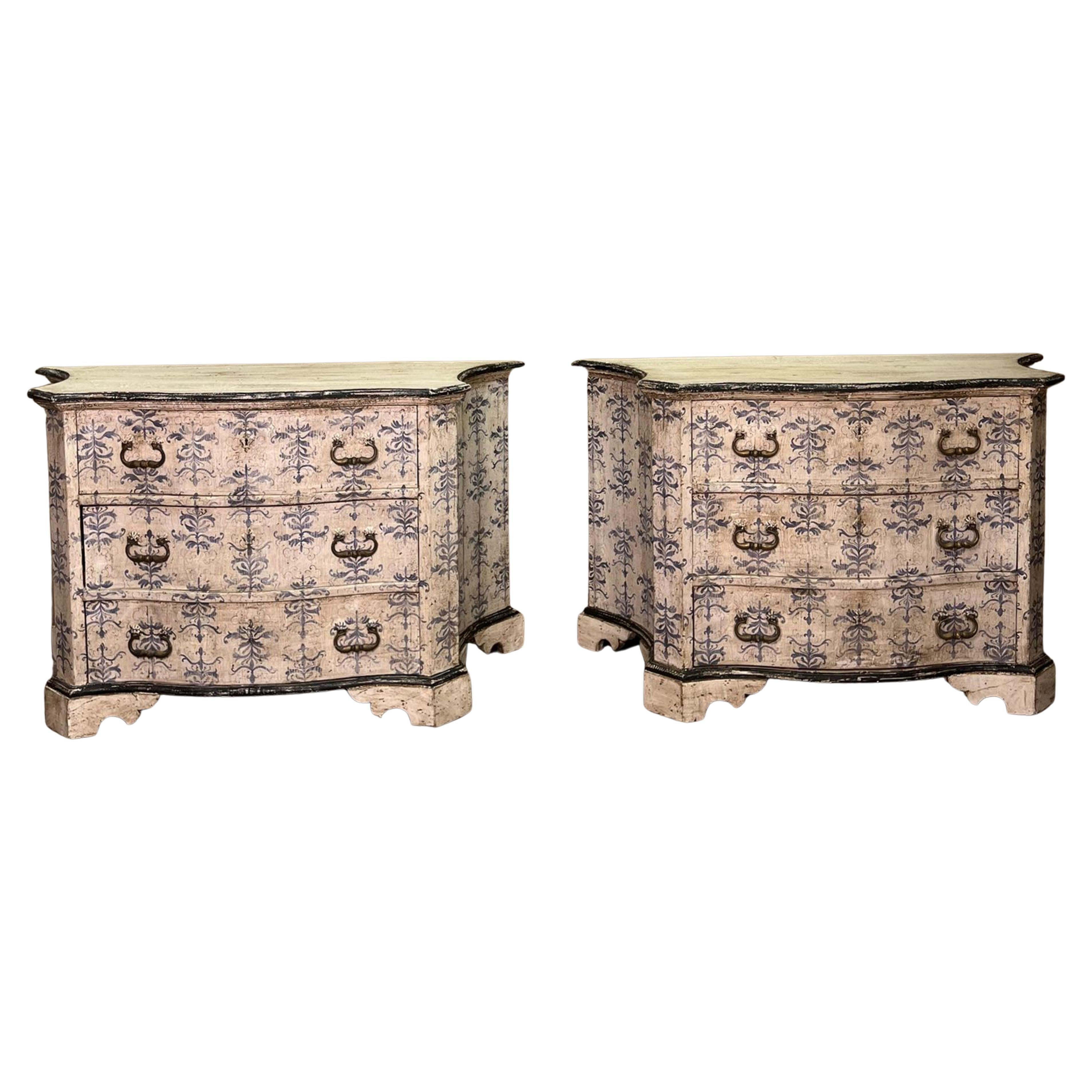 Beautiful Pair of Italian Chests of Drawers early 20th Century
Pine wood
perfectly preserved
Measurements with the upper floor:
109cm x 47cm x 2.5cm
Measurements without the upstairs:
105cm x 47cm x 90cm