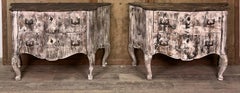 Beautiful Pair of Italian Chests of Drawers early 20th Century Pine wood