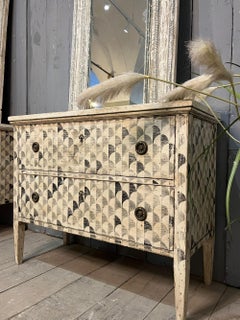 Beautiful Pair of Italian Chests of Drawers early 20th Century Pine wood