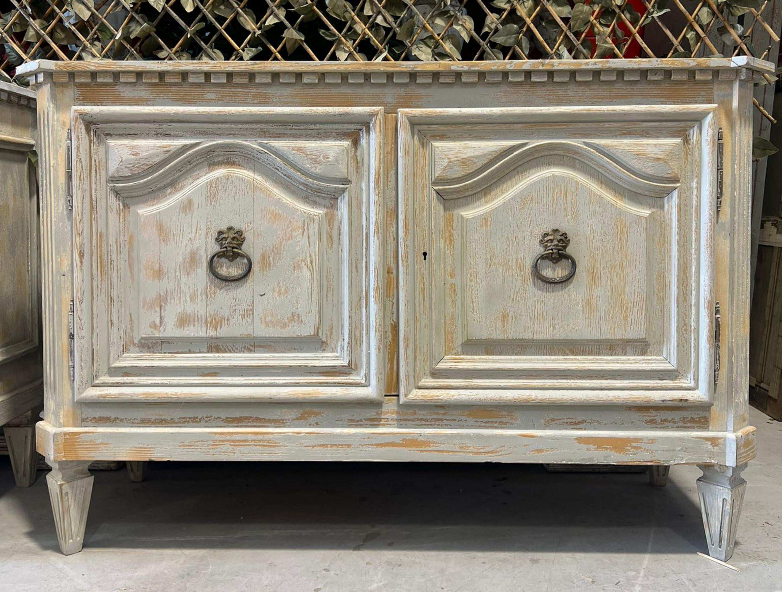 Modern Beautiful Pair of Italian Chests of Drawers early 20th Century Pine wood For Sale
