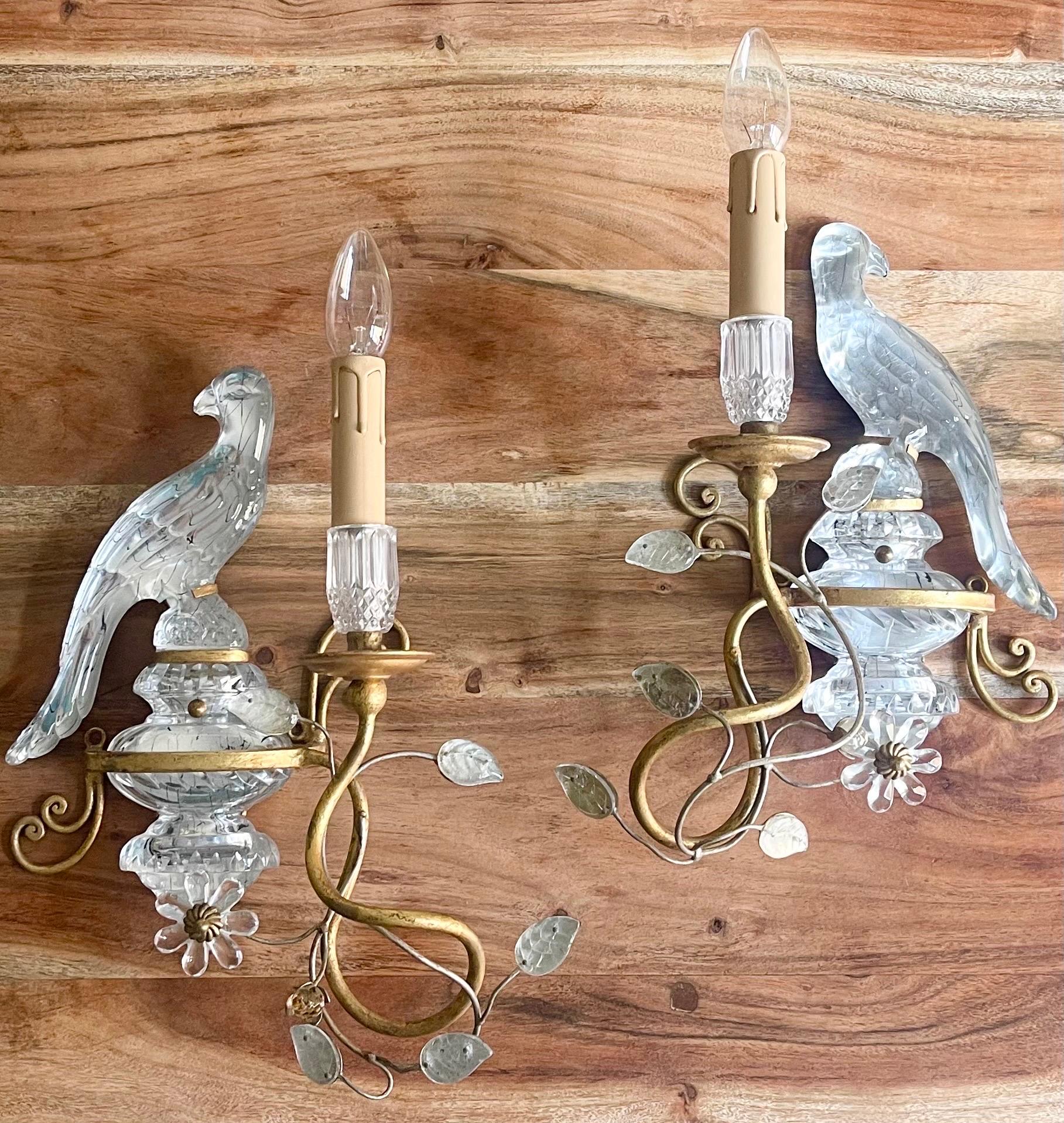 Art Deco Beautiful Pair of Italian Parrots Wall Sconces by G.Banci, circa 1970s For Sale