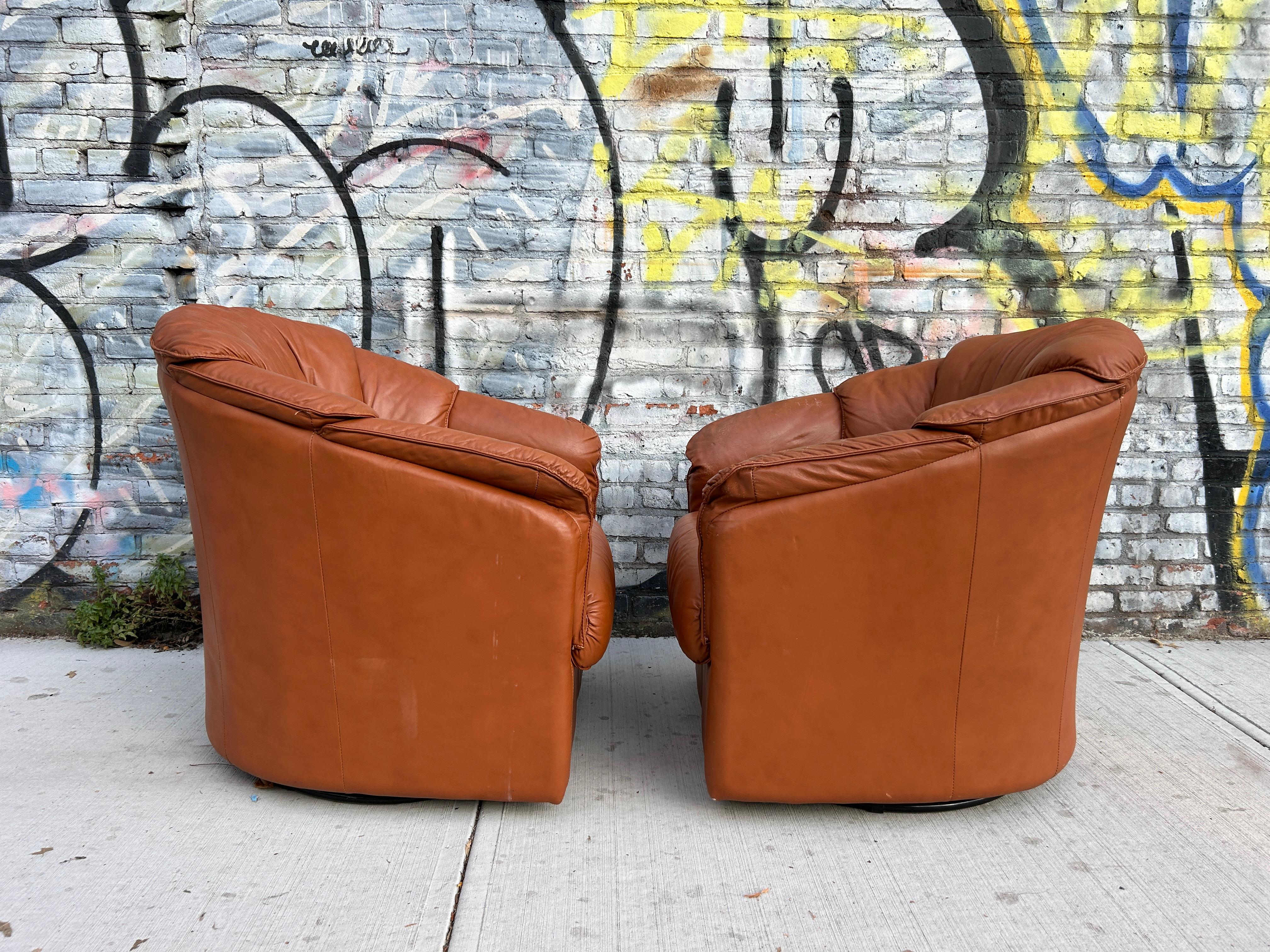 natuzzi swivel chair