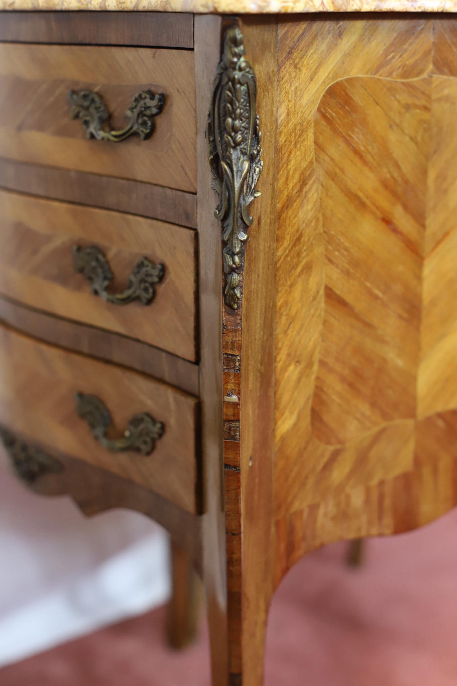 Beautiful Pair Of Louis XV Marble Topped Walnut Bedside Tables For Sale 5