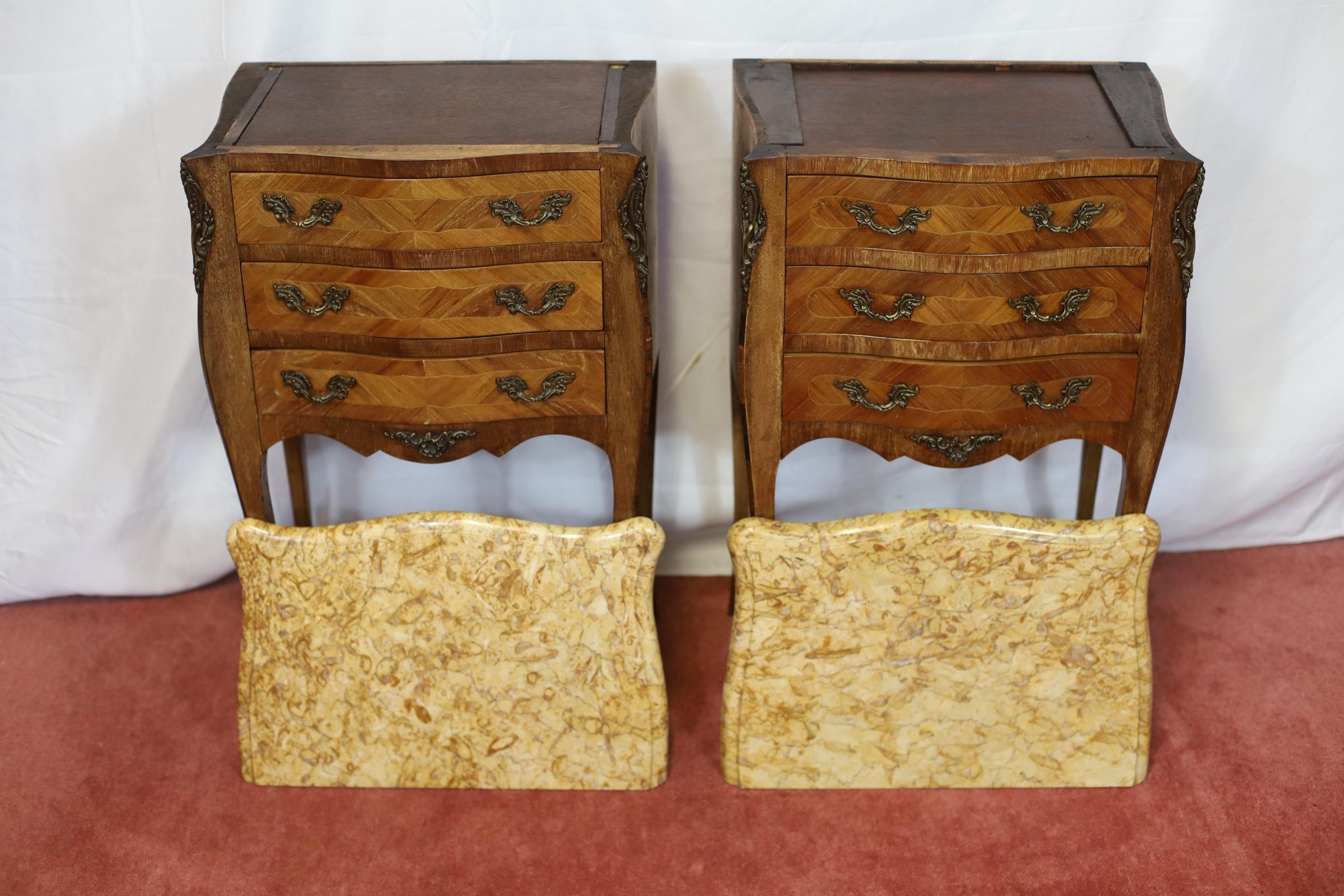 Beautiful Pair Of Louis XV Marble Topped Walnut Bedside Tables For Sale 6