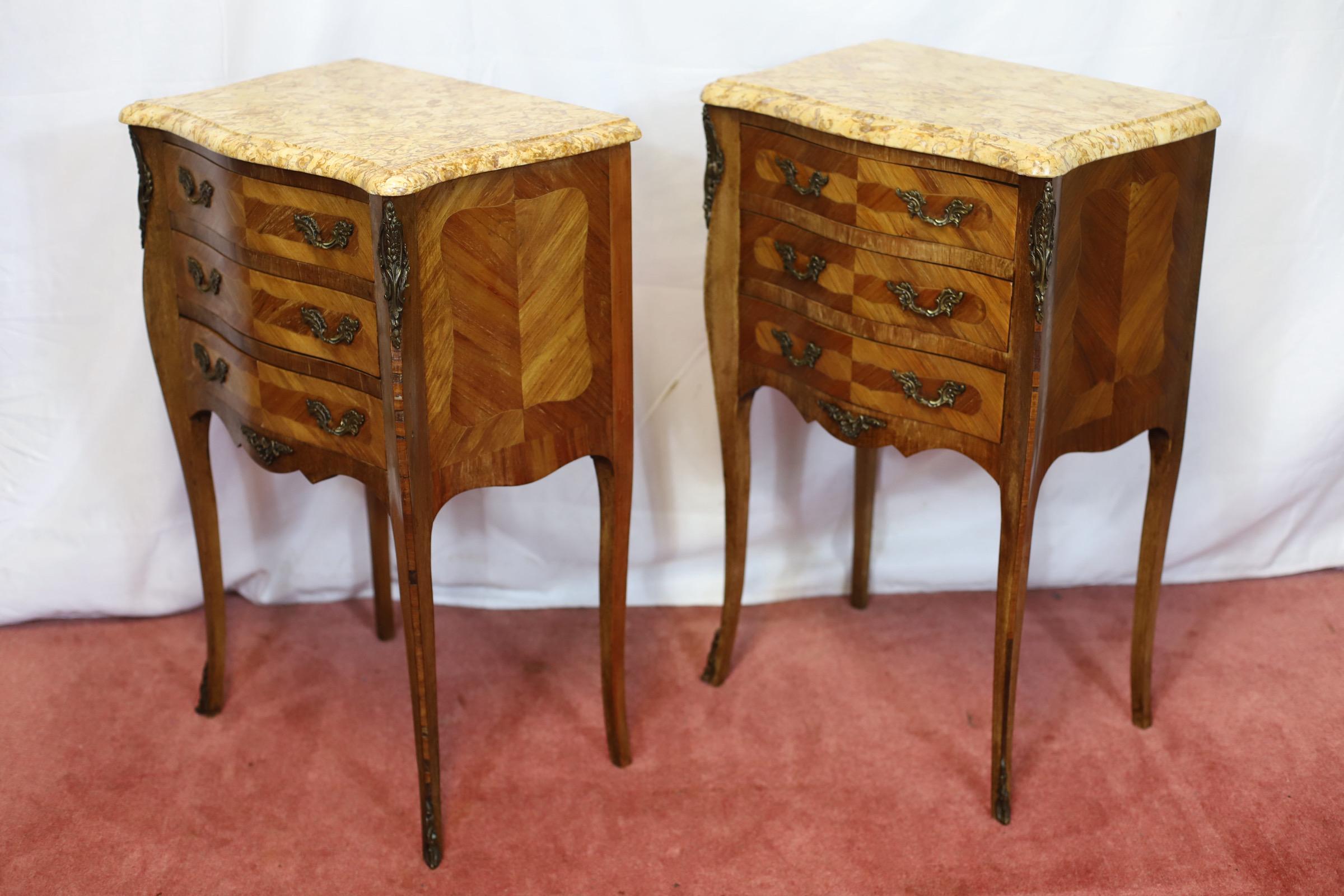 Beautiful Pair Of Louis XV Marble Topped Walnut Bedside Tables For Sale 1
