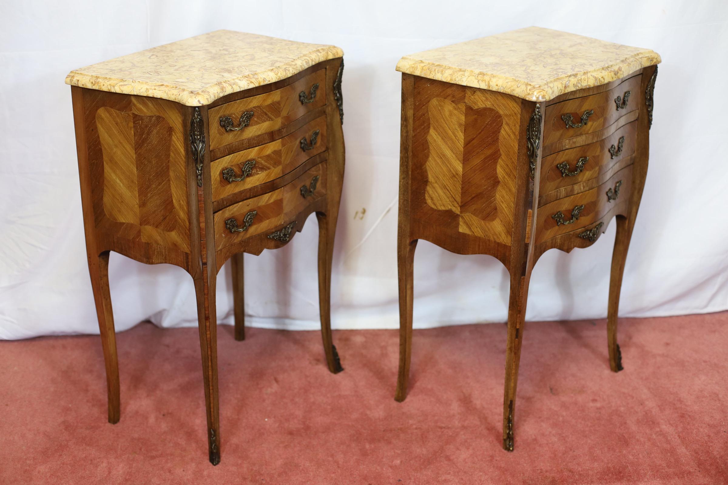 Beautiful Pair Of Louis XV Marble Topped Walnut Bedside Tables For Sale 2