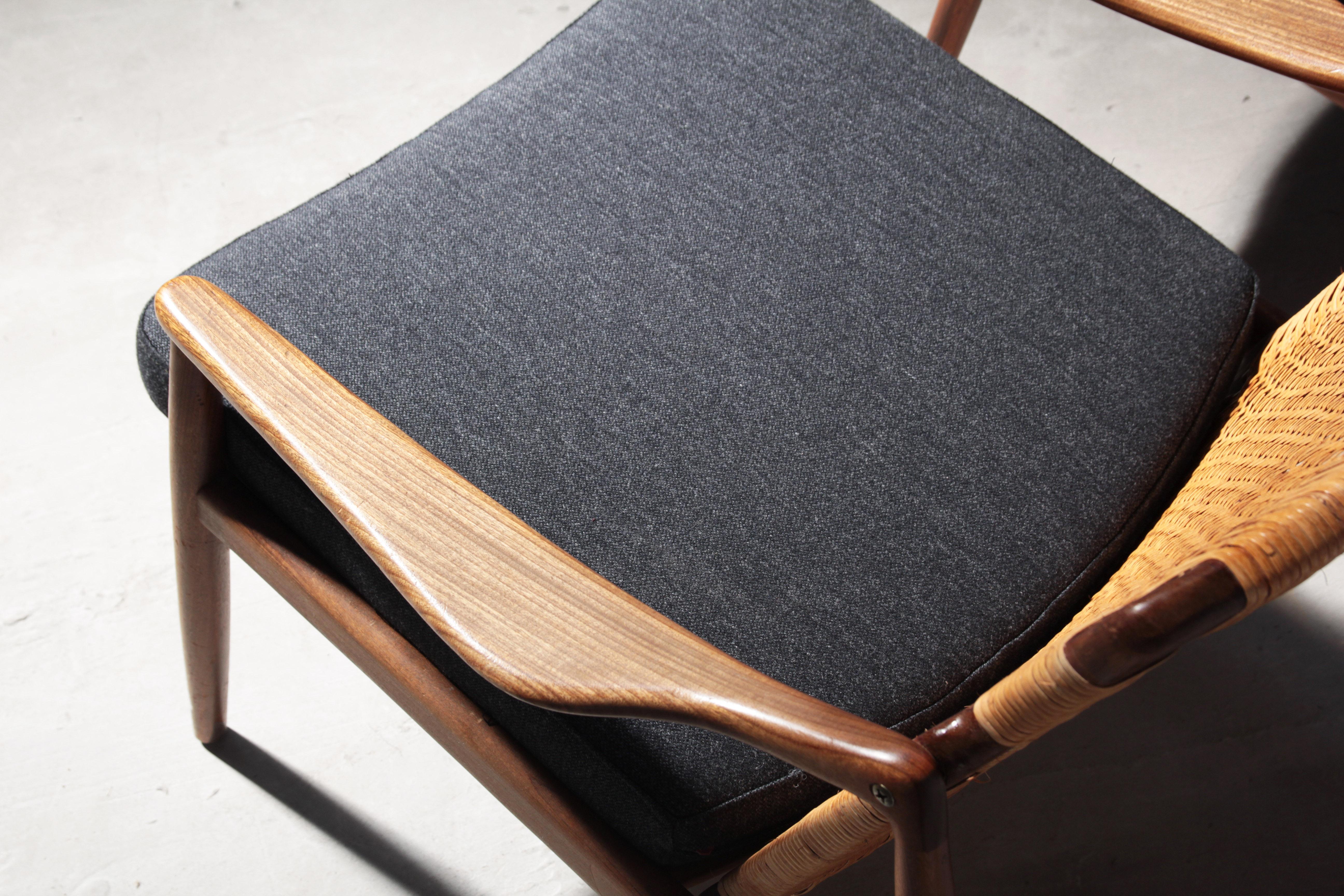 Beautiful Pair of Lounge Easy Chairs by Hartmut Lohmeyer for Wilkhahn 3