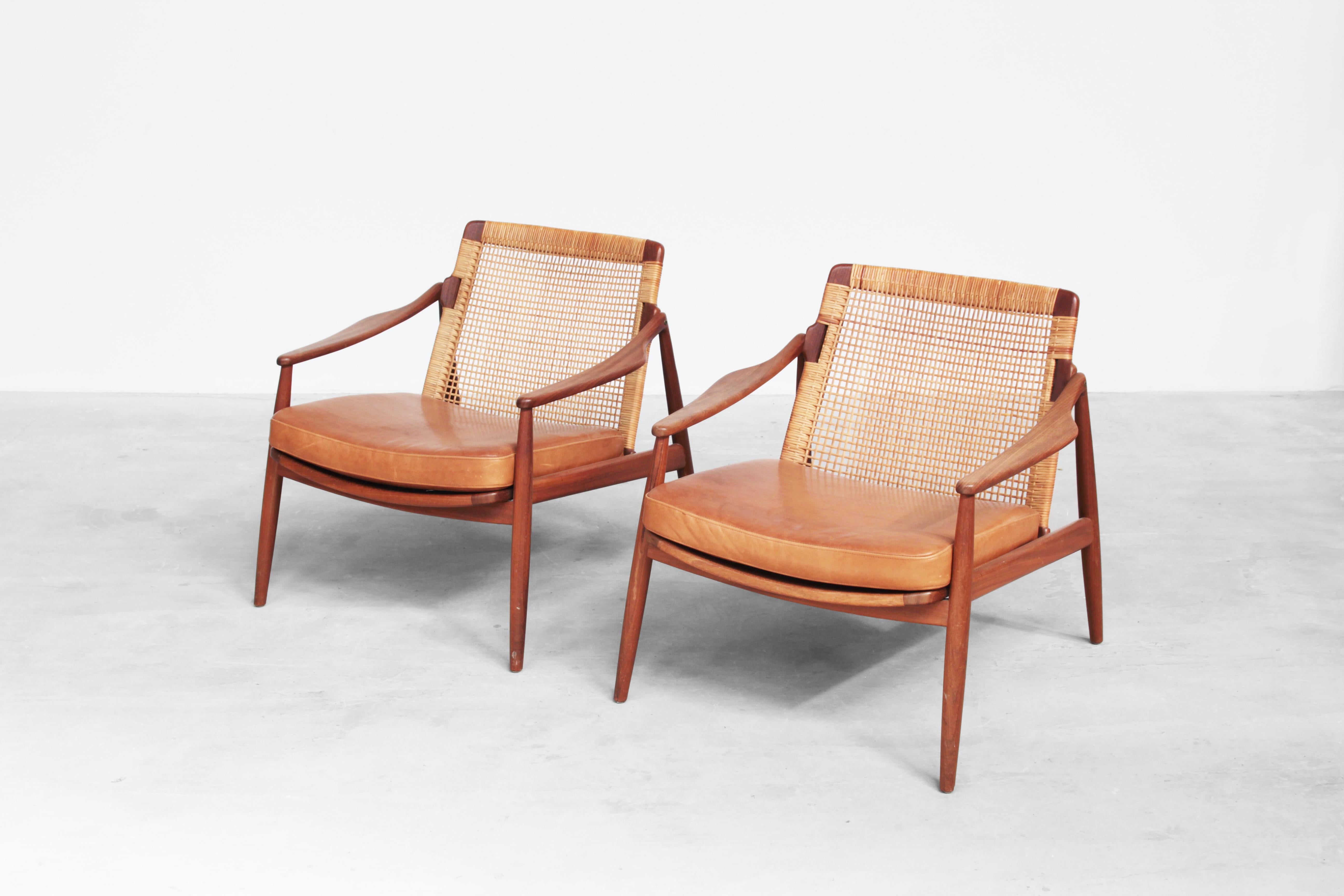 Beautiful Pair of Lounge Easy Chairs by Hartmut Lohmeyer for Wilkhahn 4