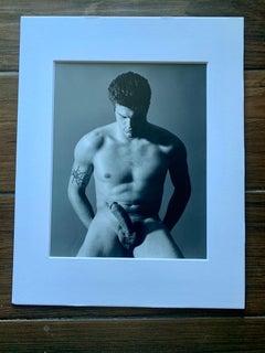 Precioso Par de Fotografías Originales de Modelo Masculino Desnudo M. Lynch Conjunto de 2 Piezas