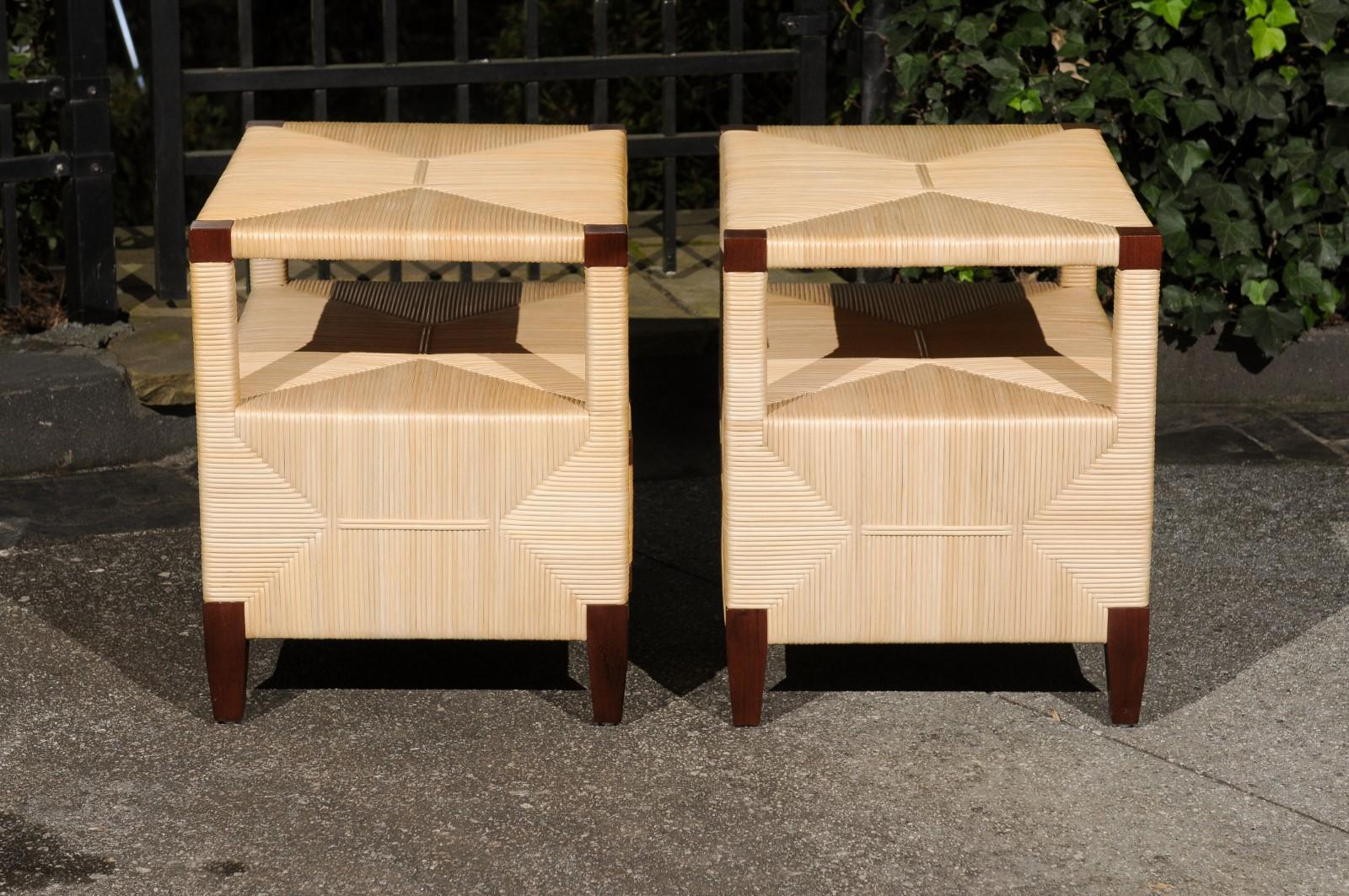 Fin du 20e siècle Magnifique paire de tables d'appoint en rotin et osier jonc de John Hutton pour Donghia en vente