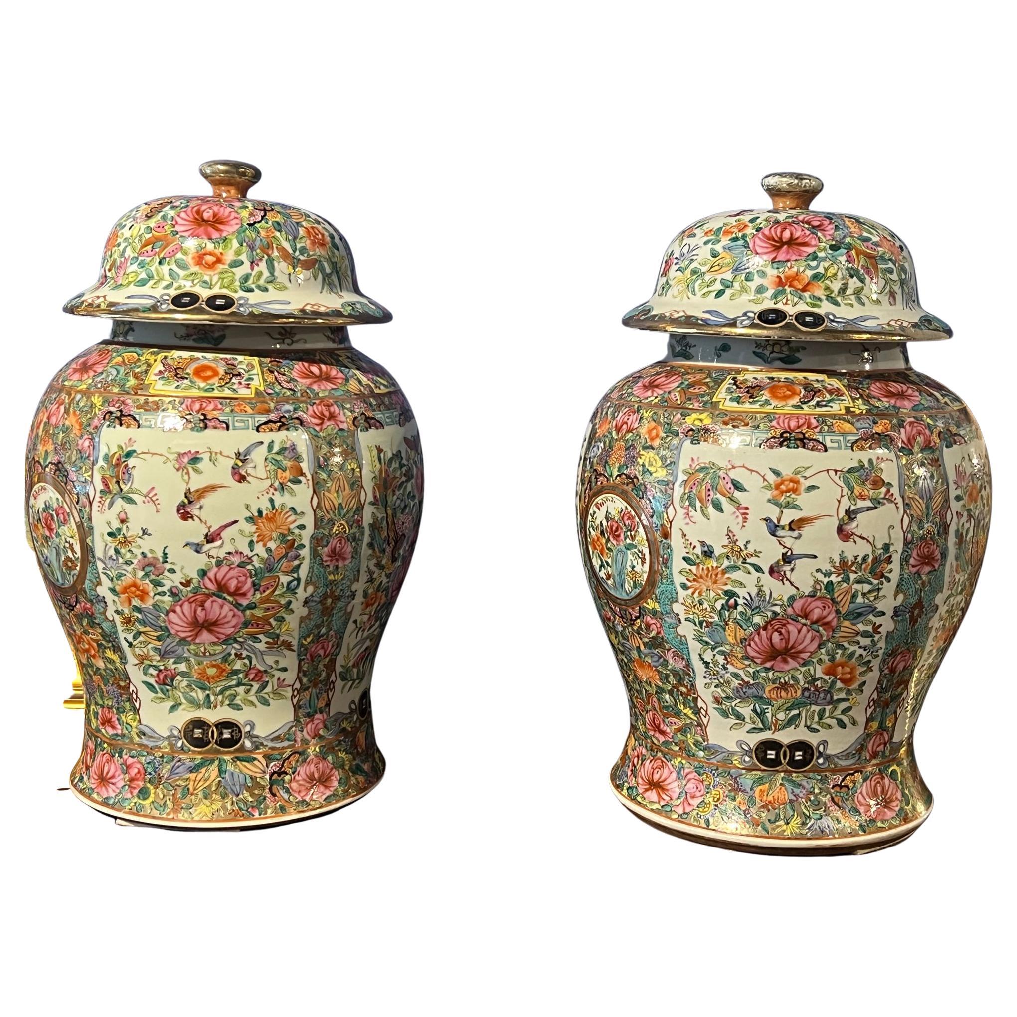 Beautiful Pair of Mandarin Chinese Vases 19th century For Sale