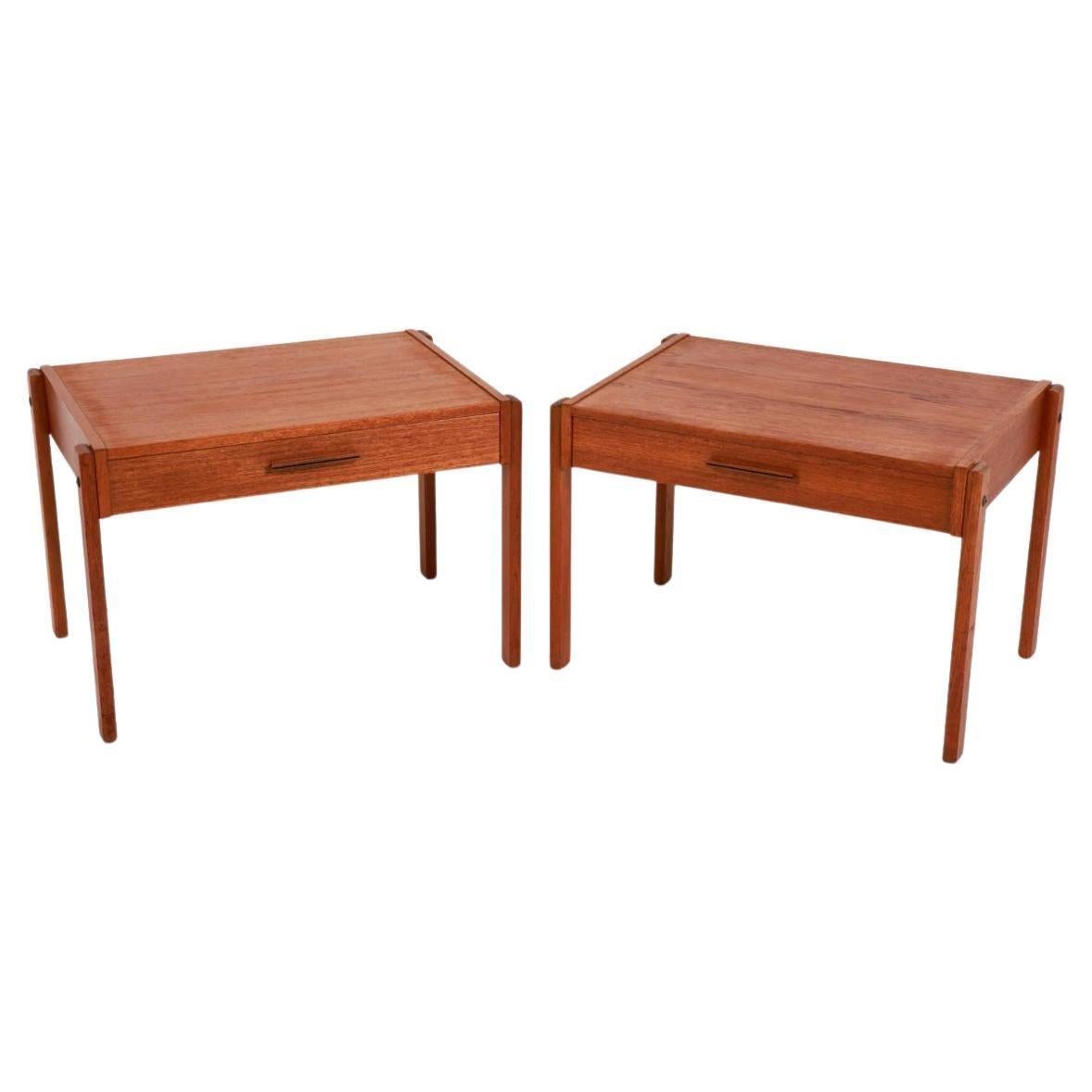 Metà XX secolo Bellissima coppia di comodini a un cassetto in teak della metà del secolo danese moderno in vendita